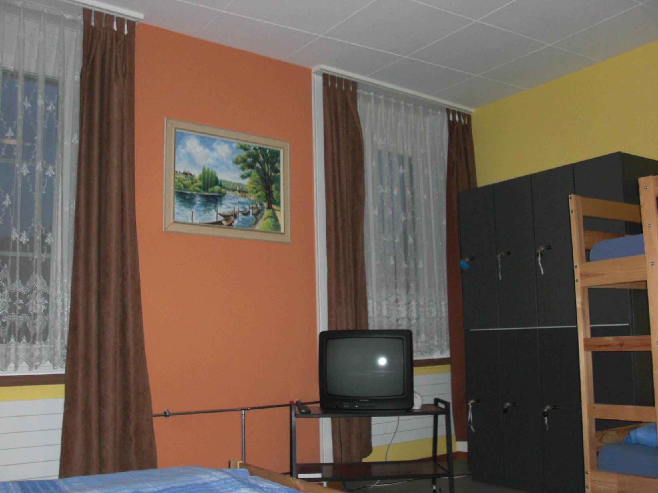 Twin Room with Private Bathroom - Photo 1