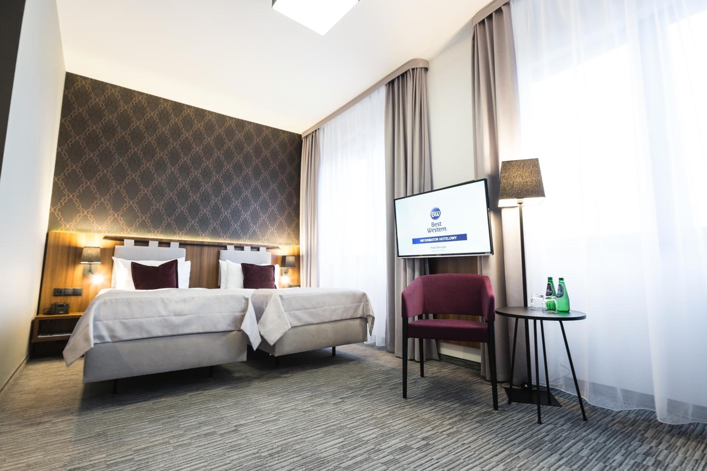 Standard Twin Room with Sofa - Photo 1