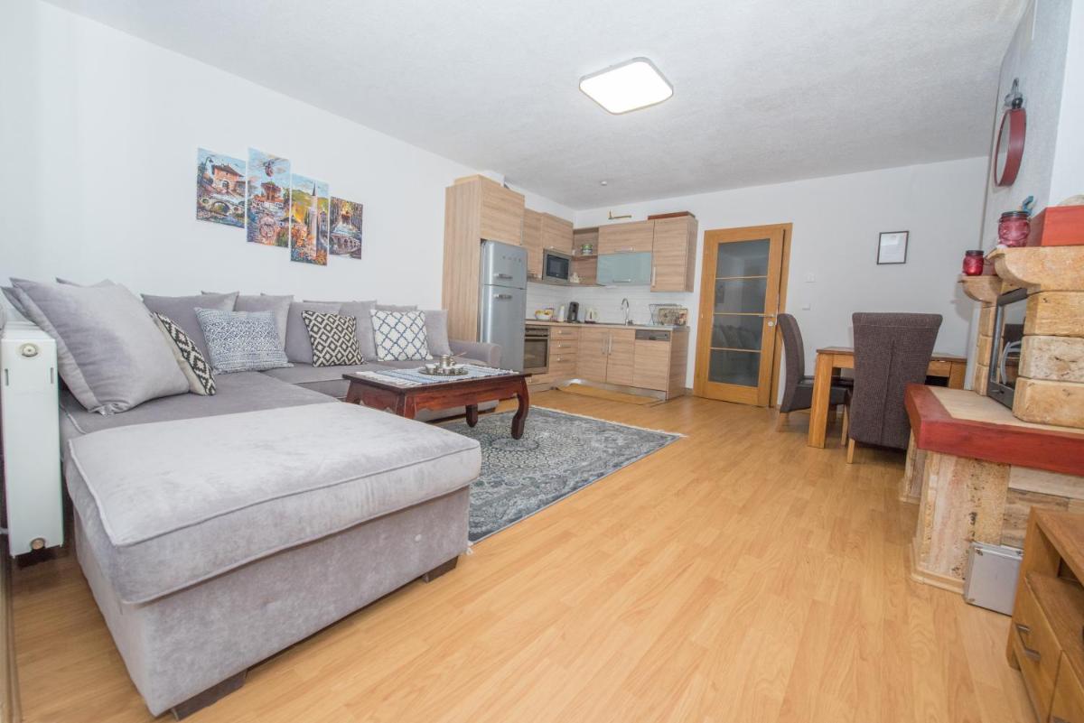 Apartment with Mountain View photo 3