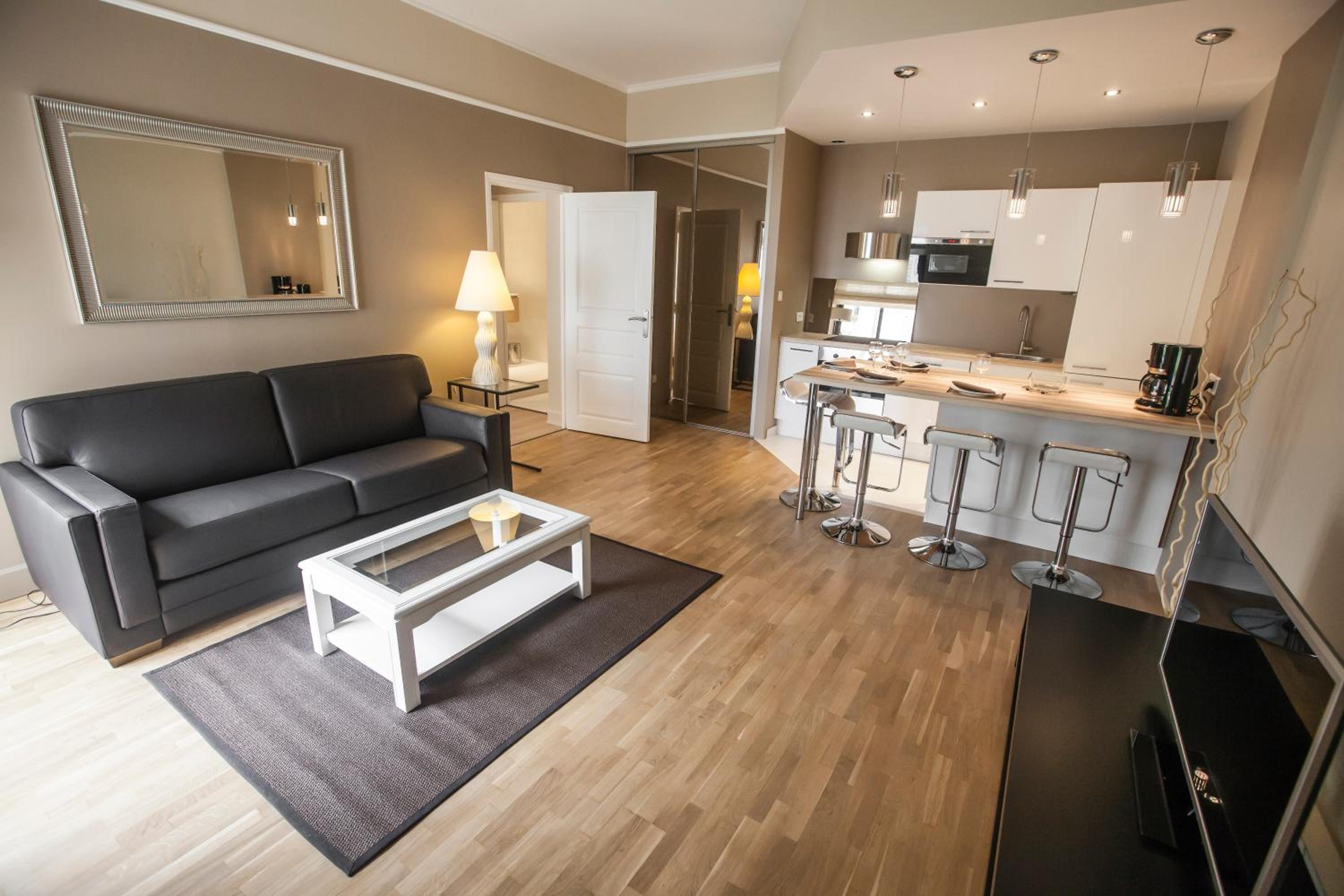 Deluxe Apartment