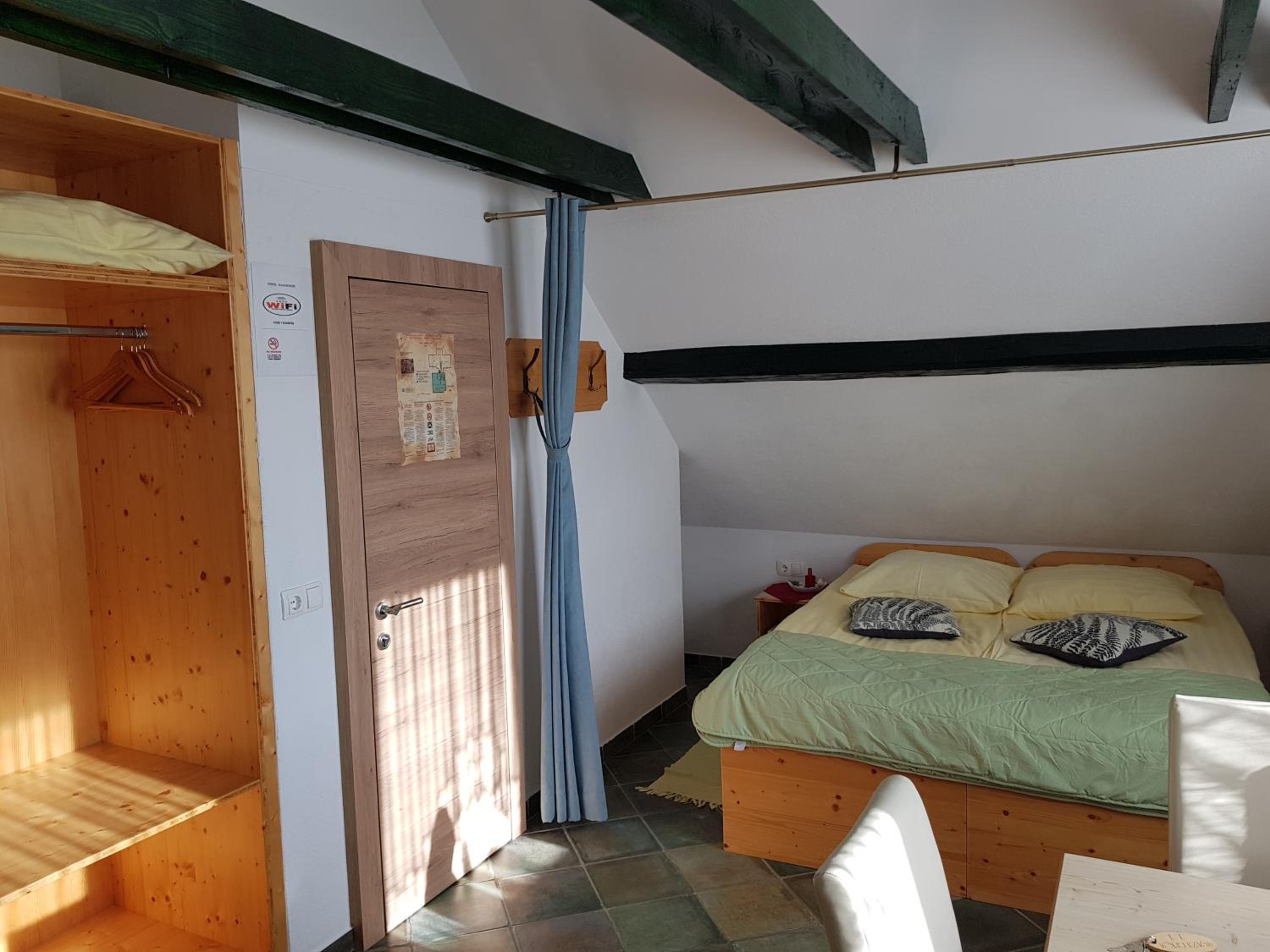 One-Bedroom Apartment - Photo 3