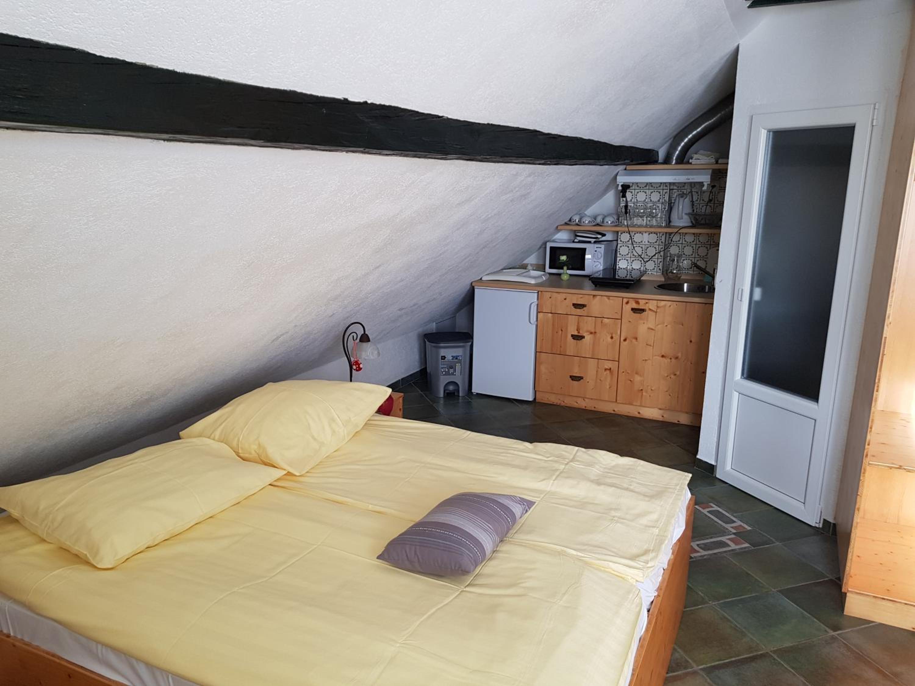 One-Bedroom Apartment - Photo 7