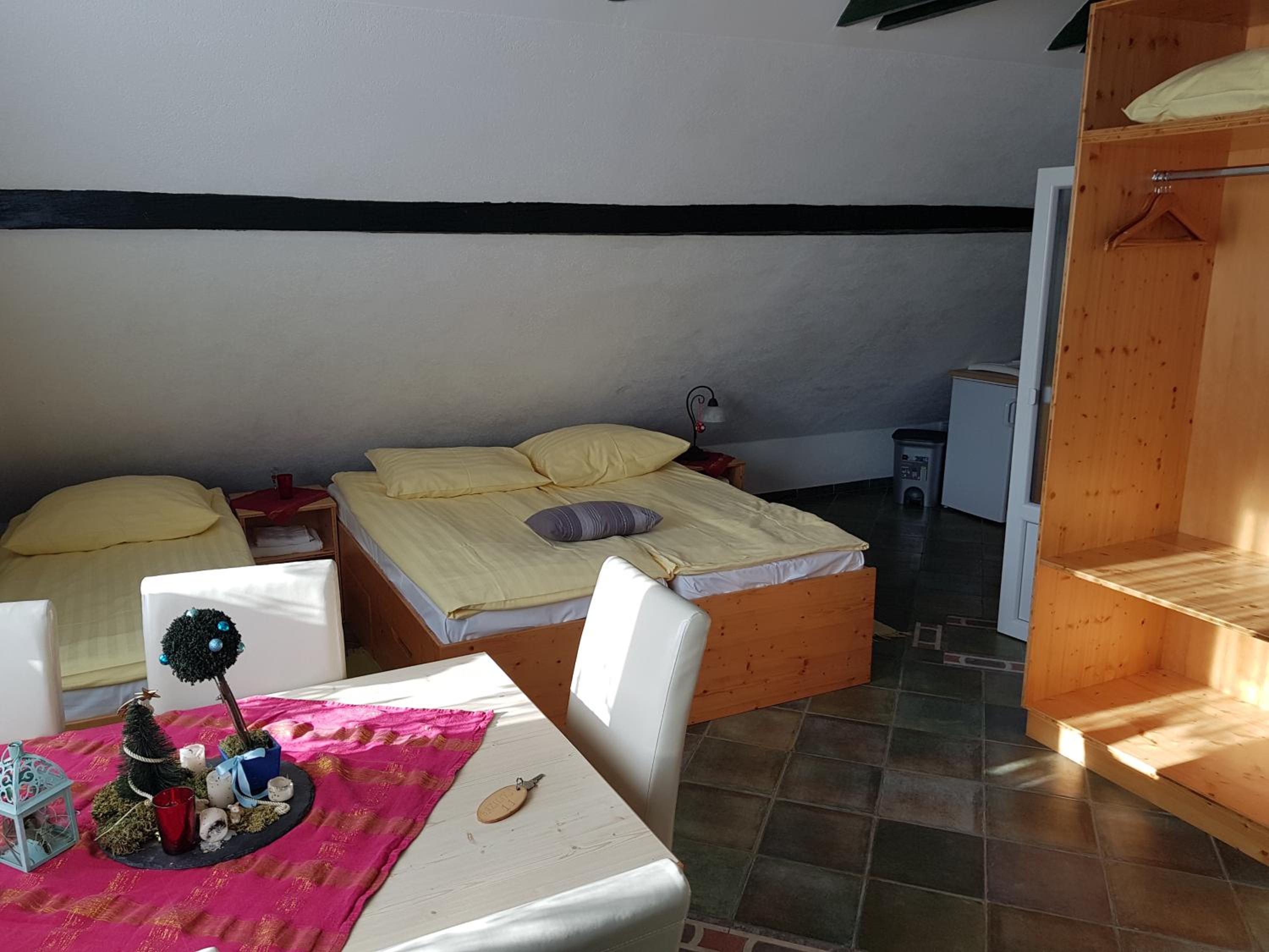 One-Bedroom Apartment - Photo 1