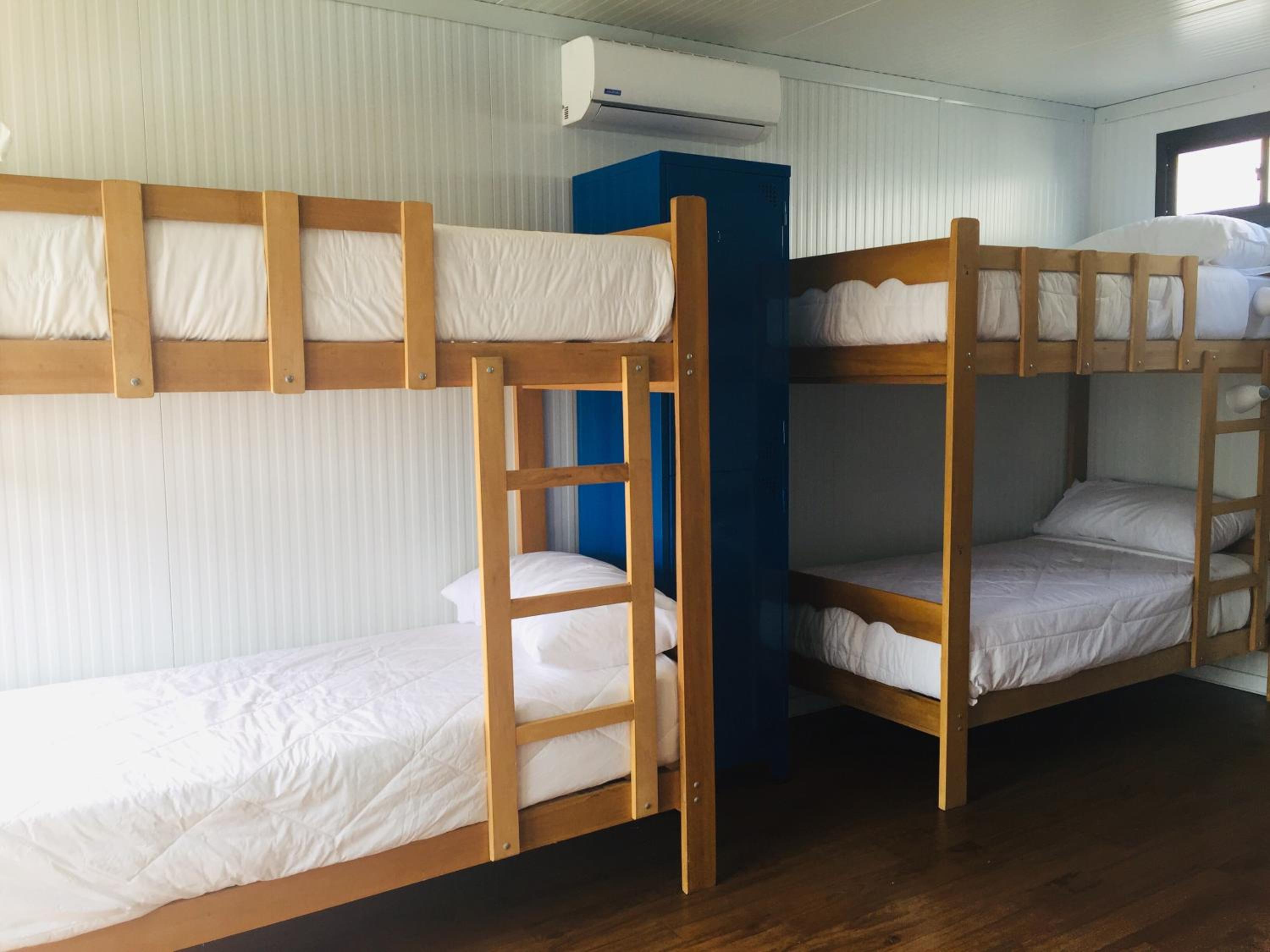 10-Bed Mixed Dormitory Room photo 3