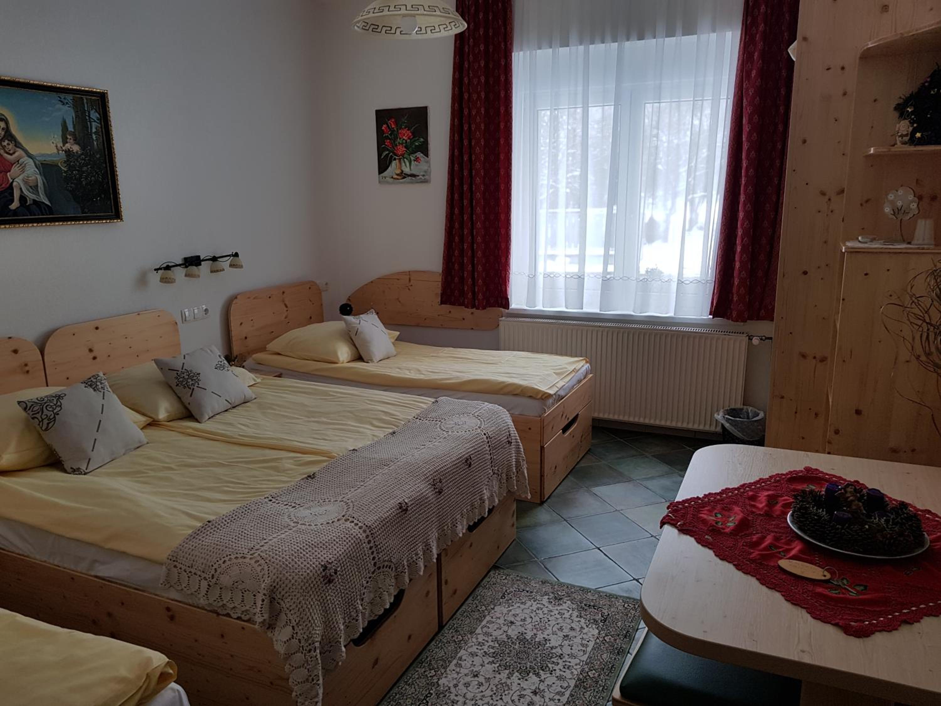 Quintuple Room - Photo 1