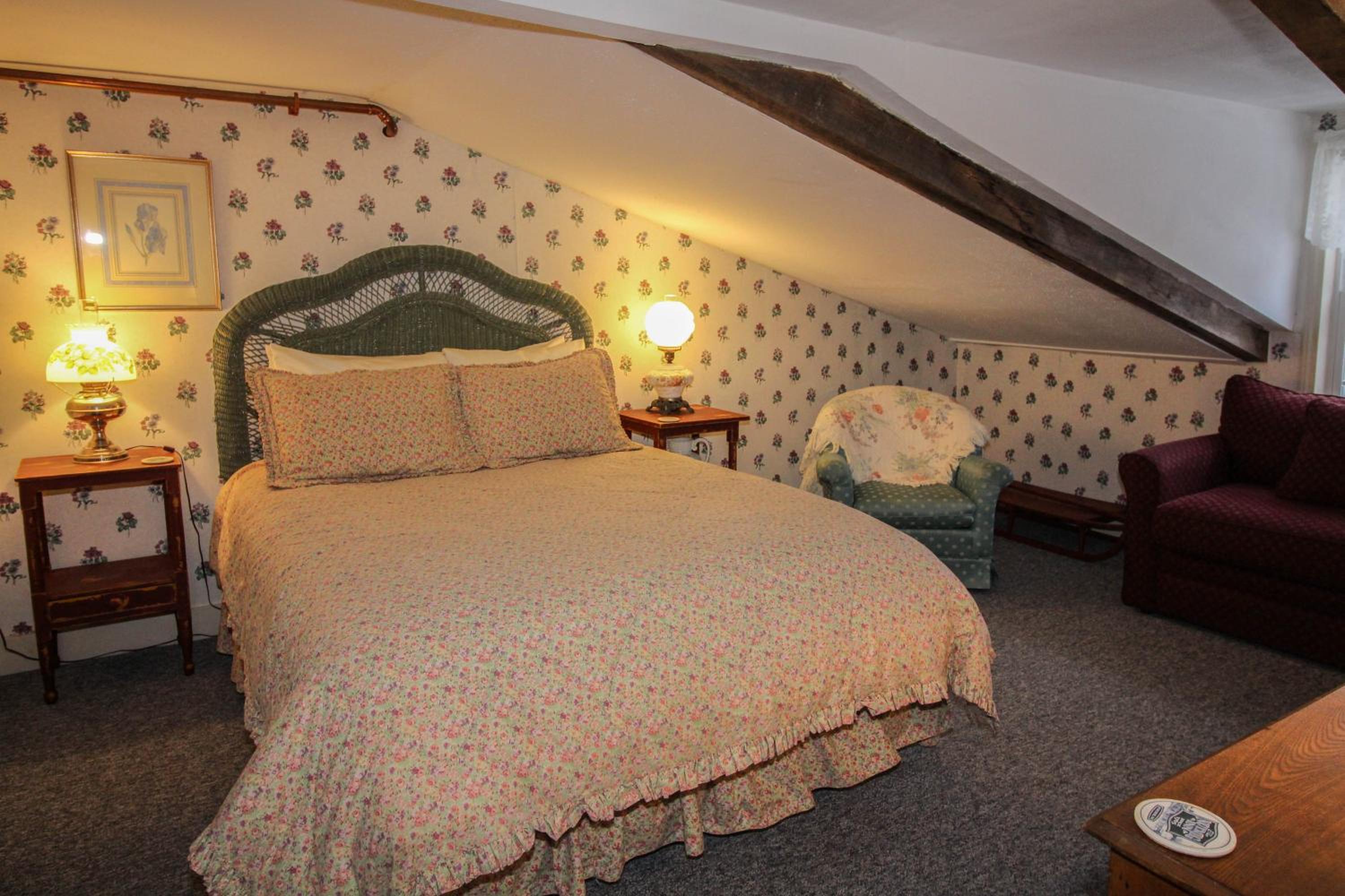 Queen Room photo 1