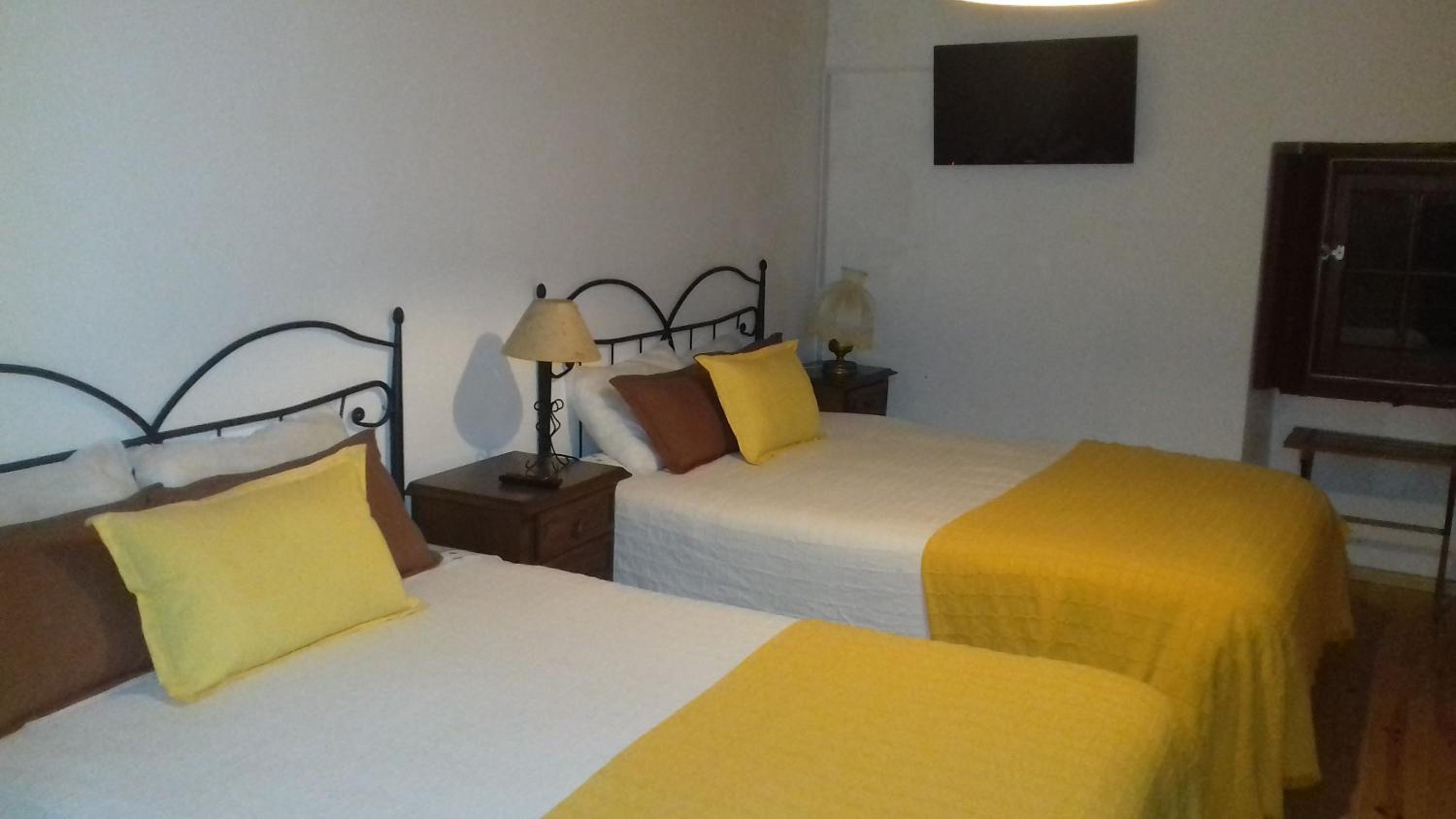 Queen Room with Two Queen Beds photo 1