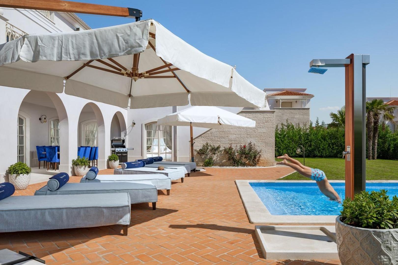 Villa with Private Pool photo 2