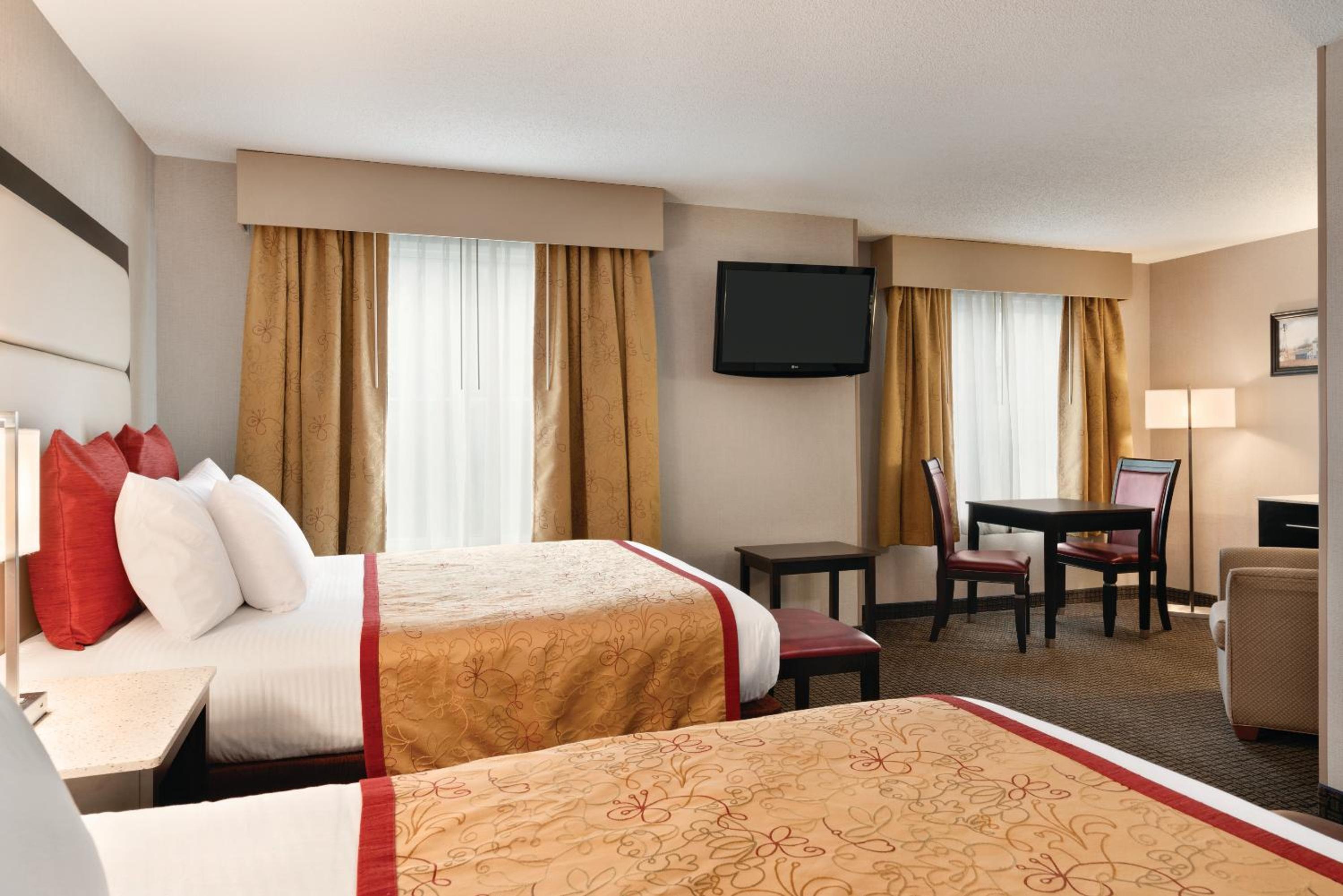 Studio Suite with Two Queen Beds - Non-Smoking - Photo 1