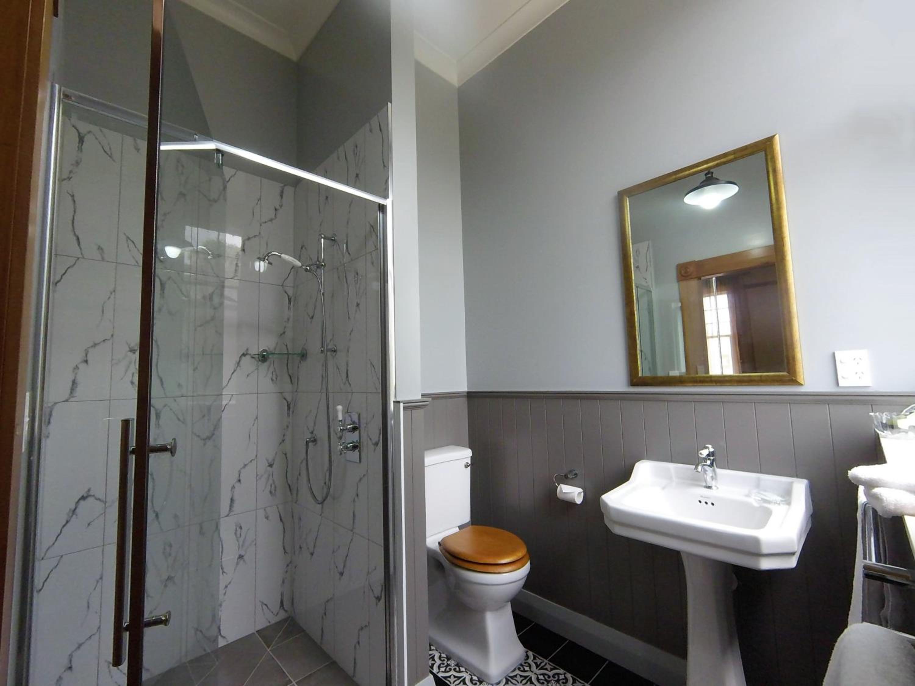 Deluxe Double or Twin Room photo 2