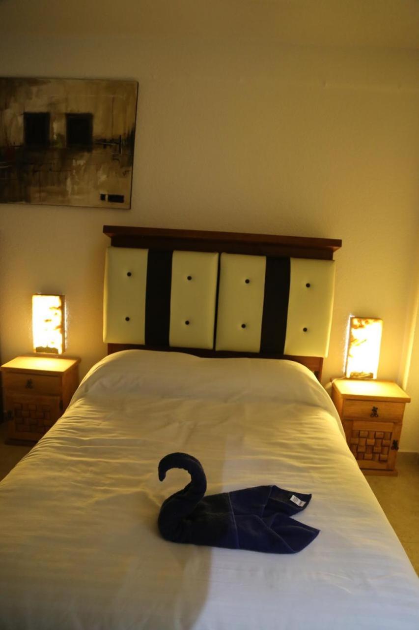 Deluxe Room (1 adult + 1 child)