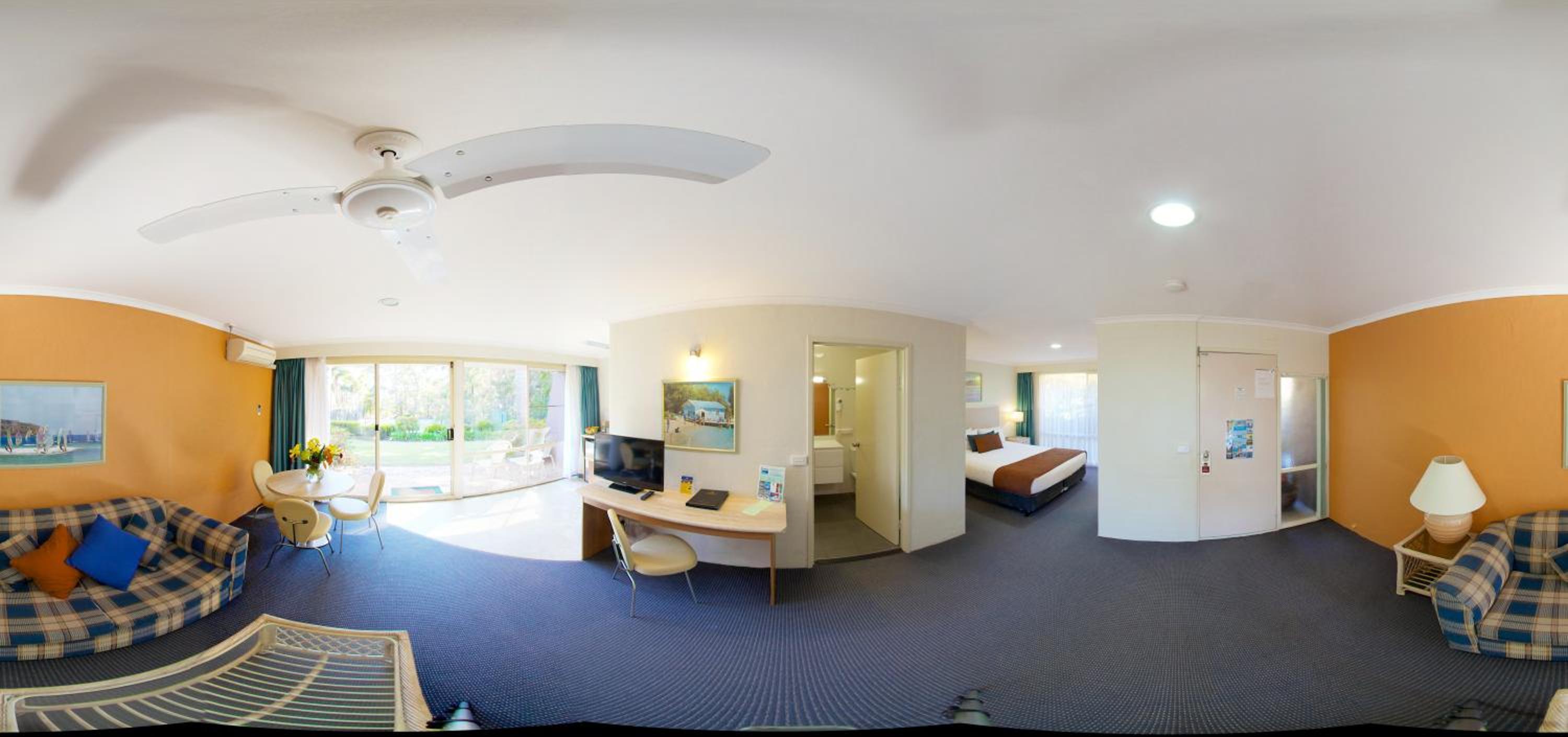 Superior King Room with Spa Bath - Photo 5