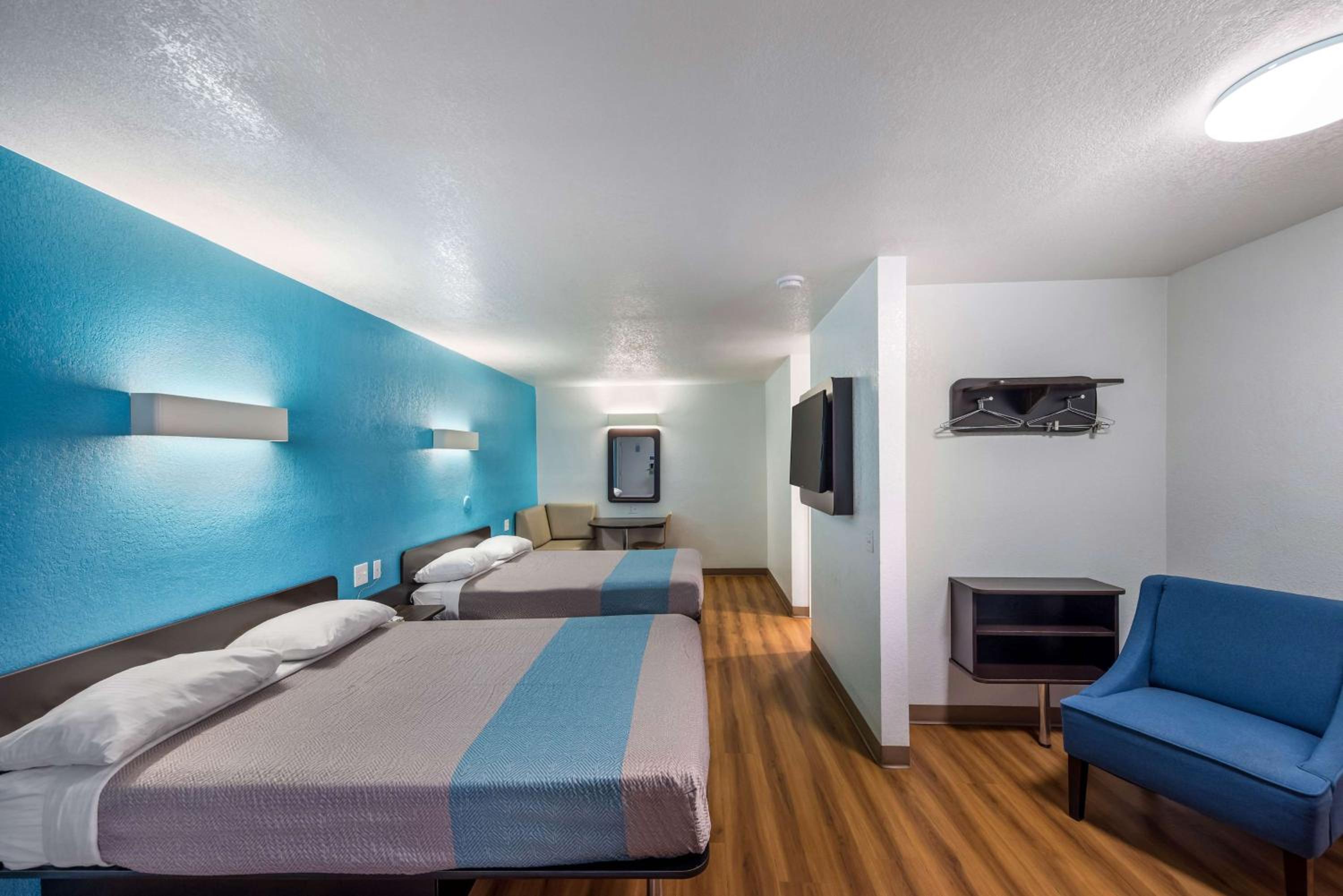 Queen Room with Two Queen Beds - Disability Access - Non-Smoking
