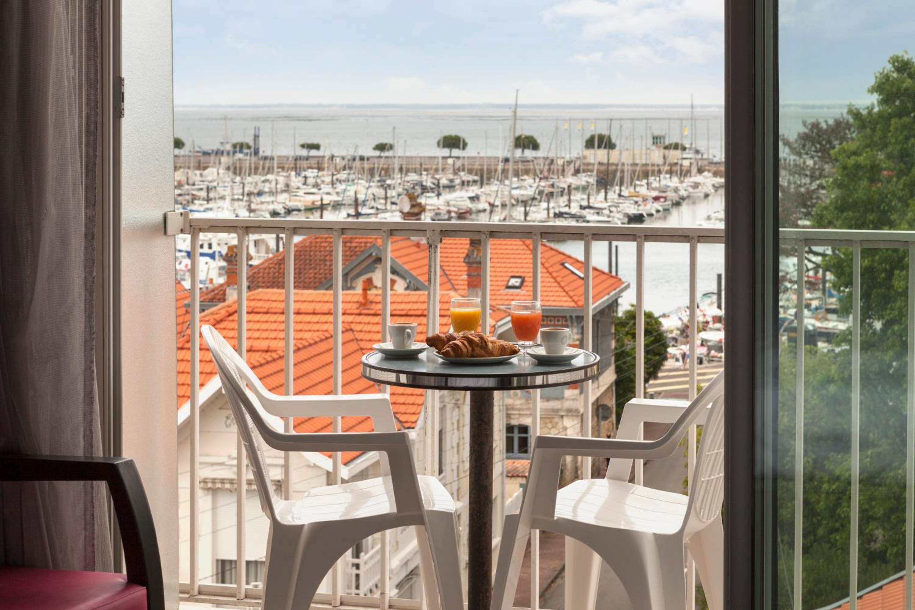 Superior Double Room with Sea View - Photo 15