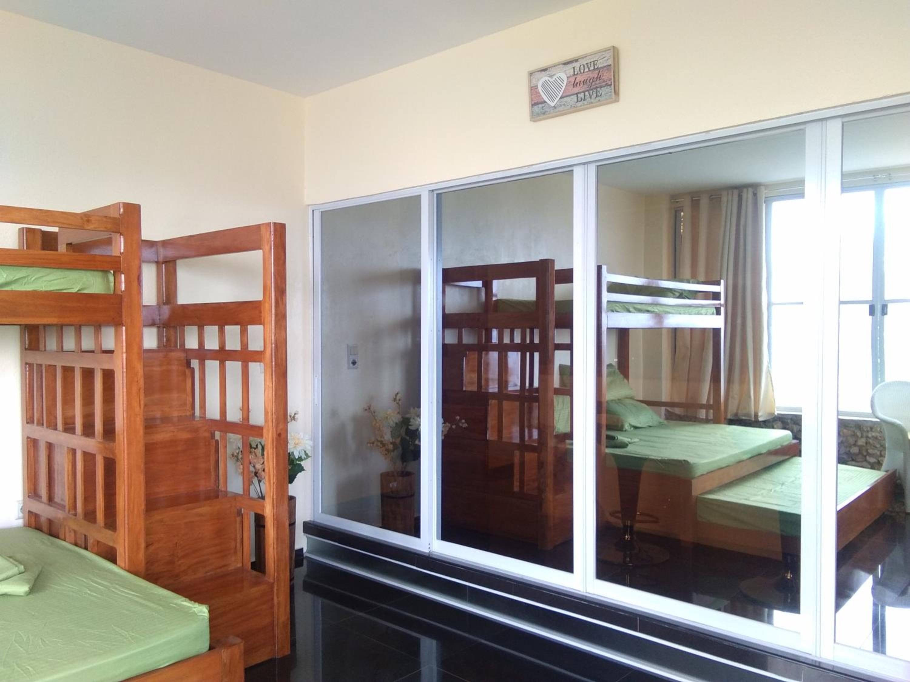 One-Bedroom Apartment - Photo 9