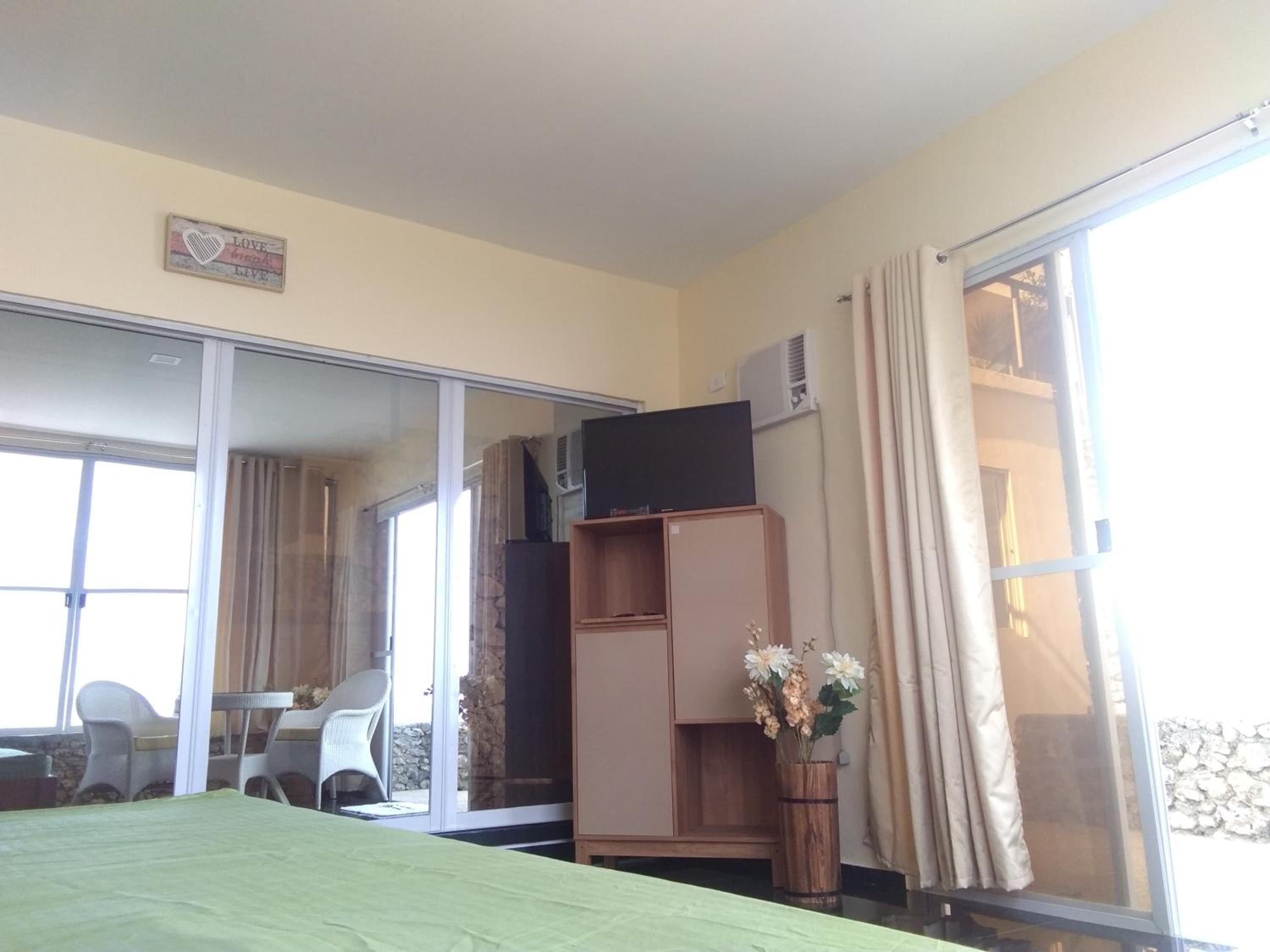One-Bedroom Apartment - Photo 14