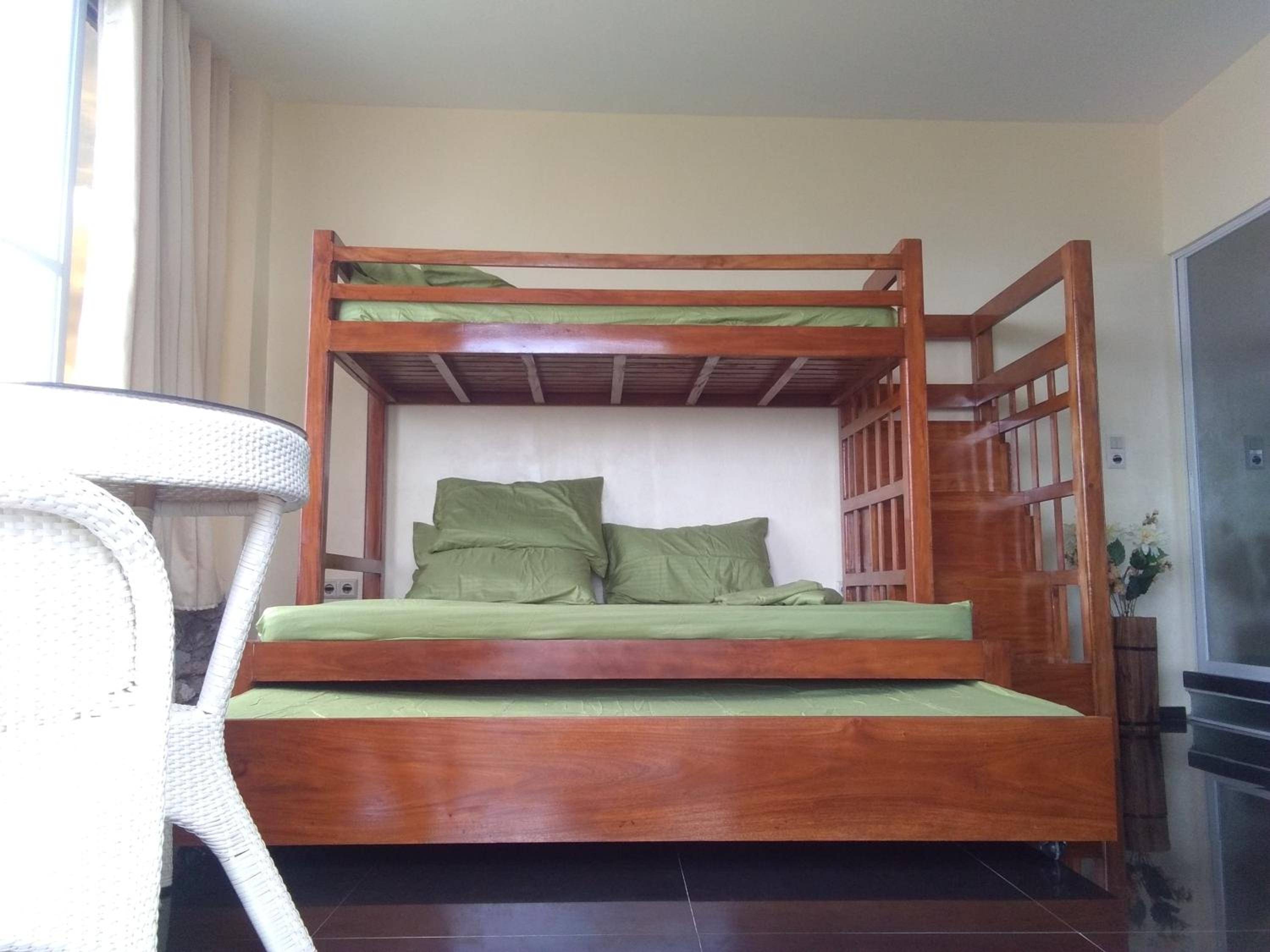 One-Bedroom Apartment - Photo 1