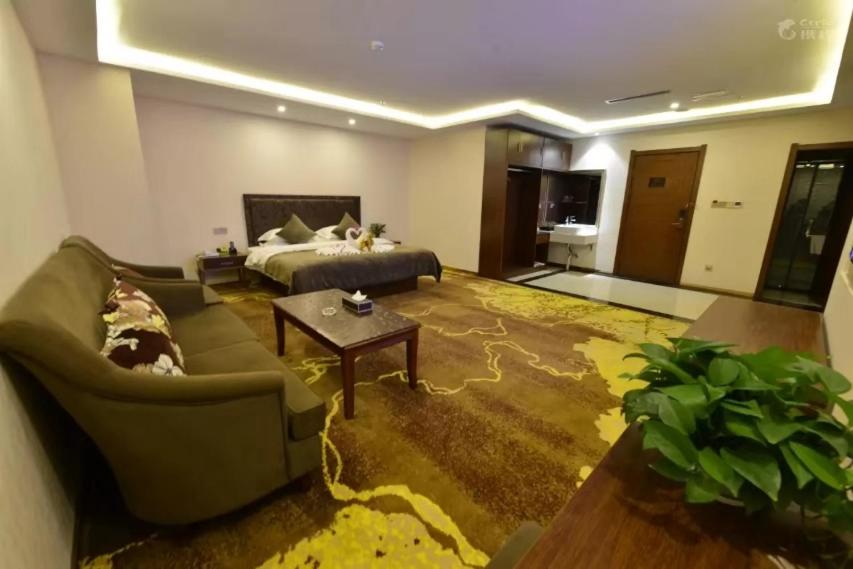 One-Bedroom Suite-Mainland Chinese Citizen Only photo 2