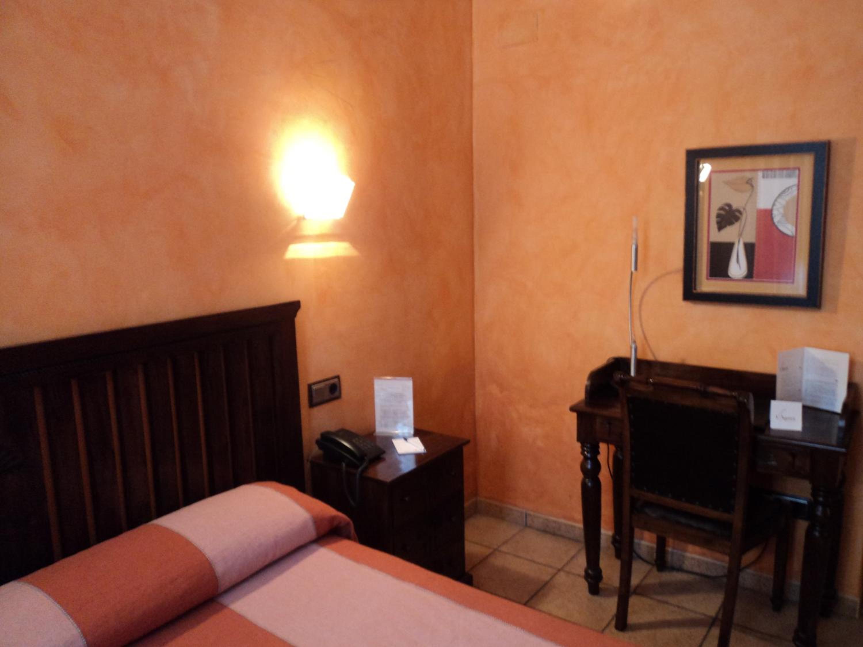 Double Room - Photo 3