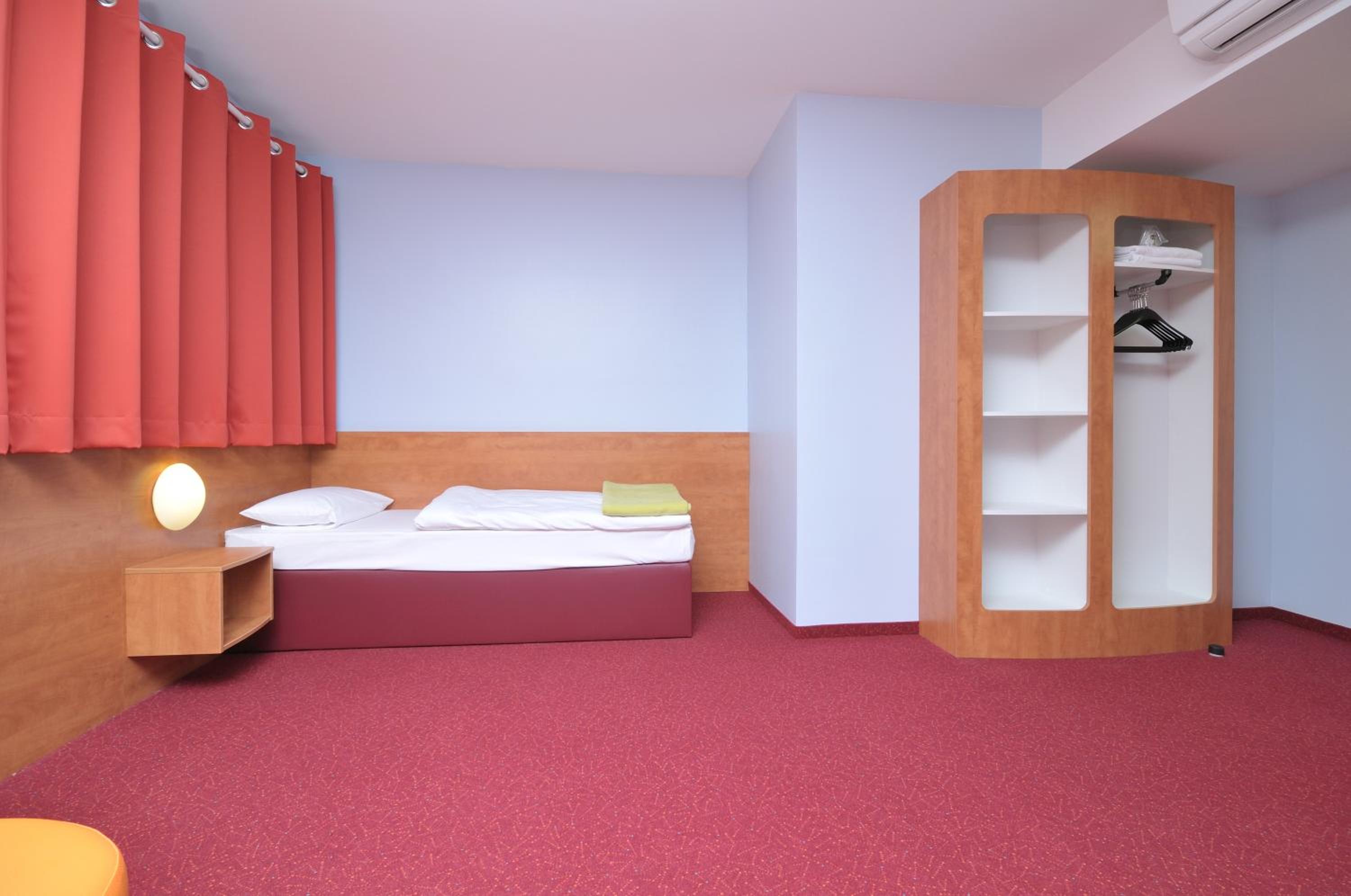 Single Room photo 3
