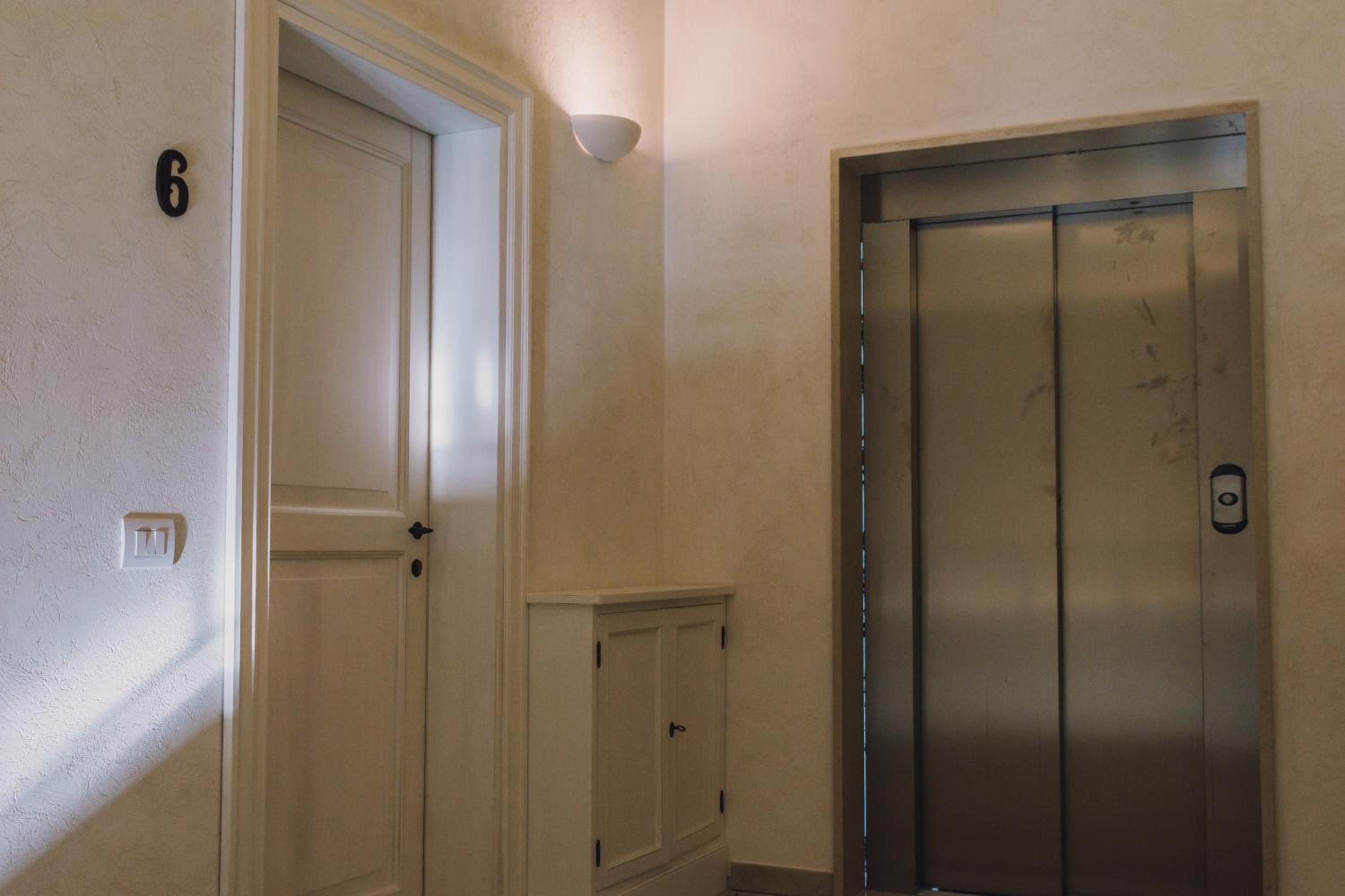 Penthouse Apartment - Photo 2