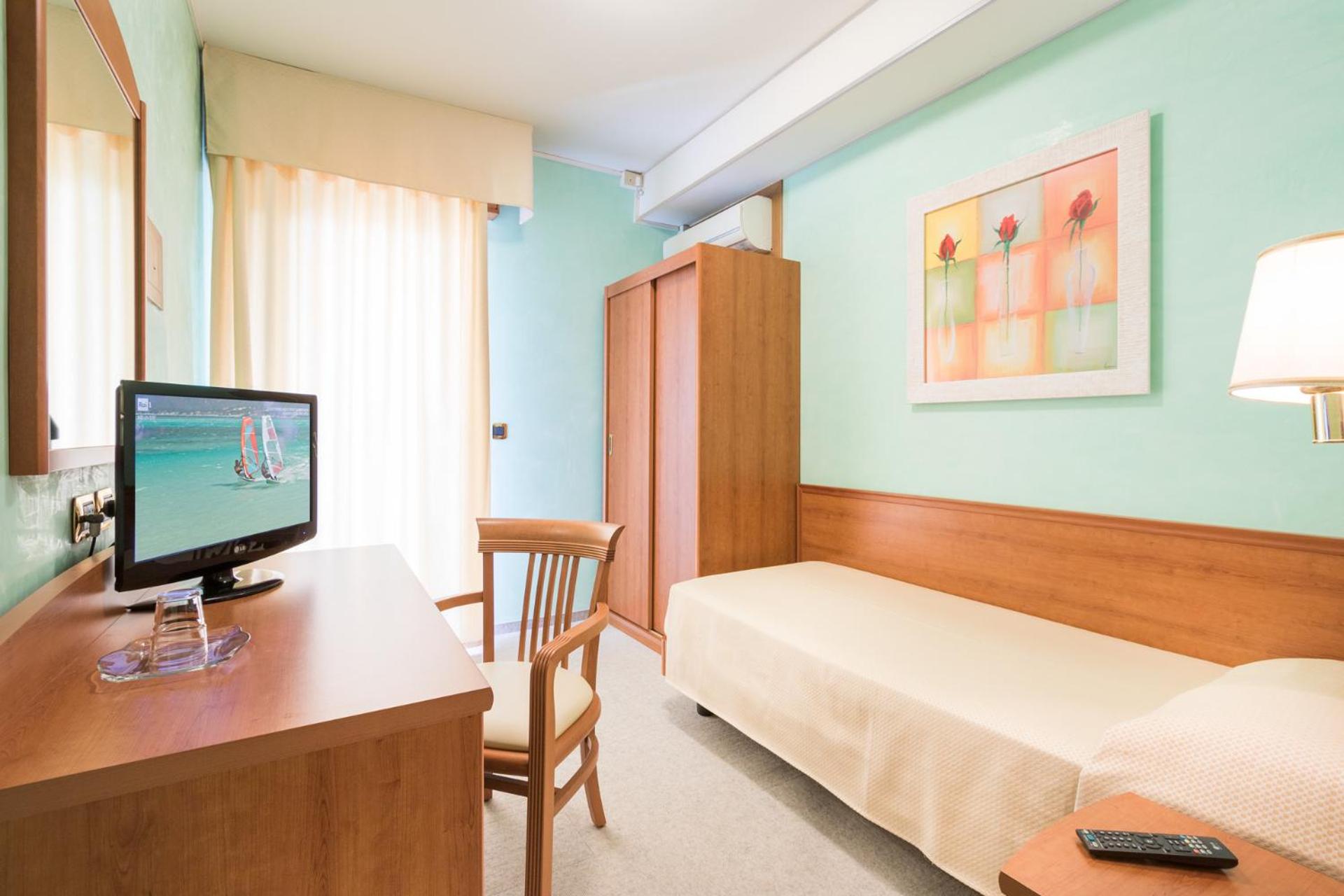 Superior Single Room with Garden View