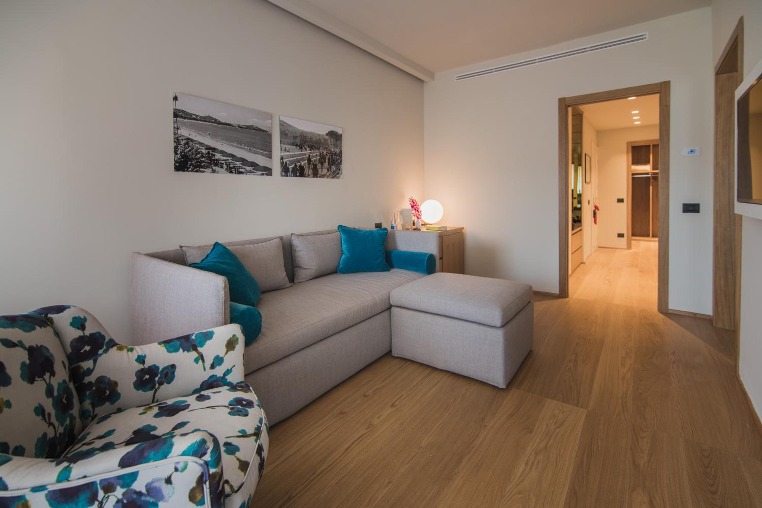 Suite - Photo 8