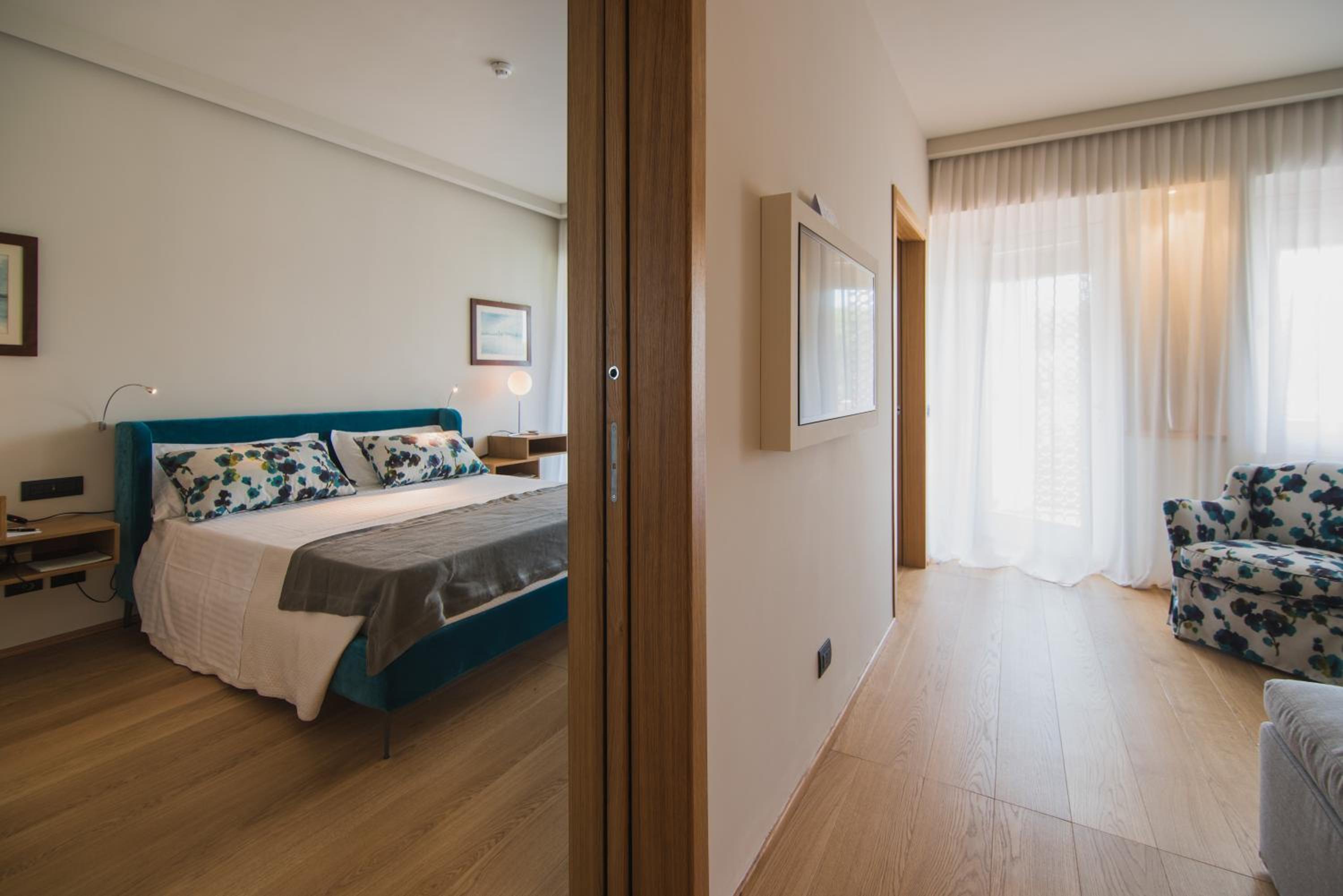 Suite - Photo 20