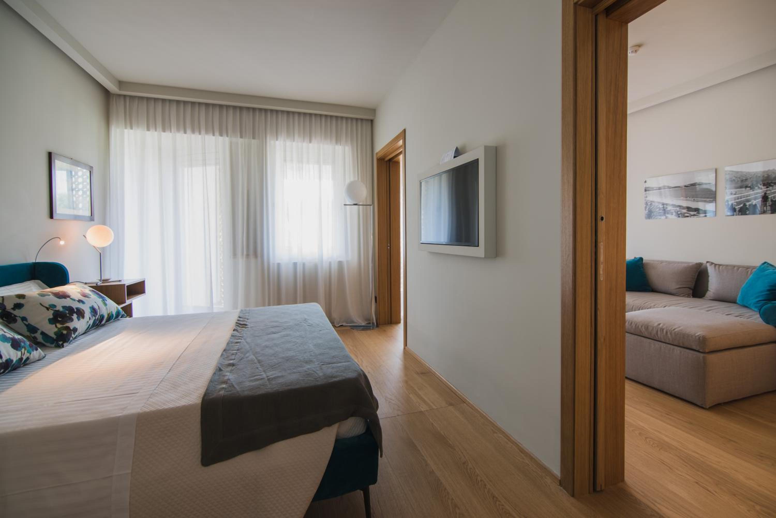 Suite - Photo 21