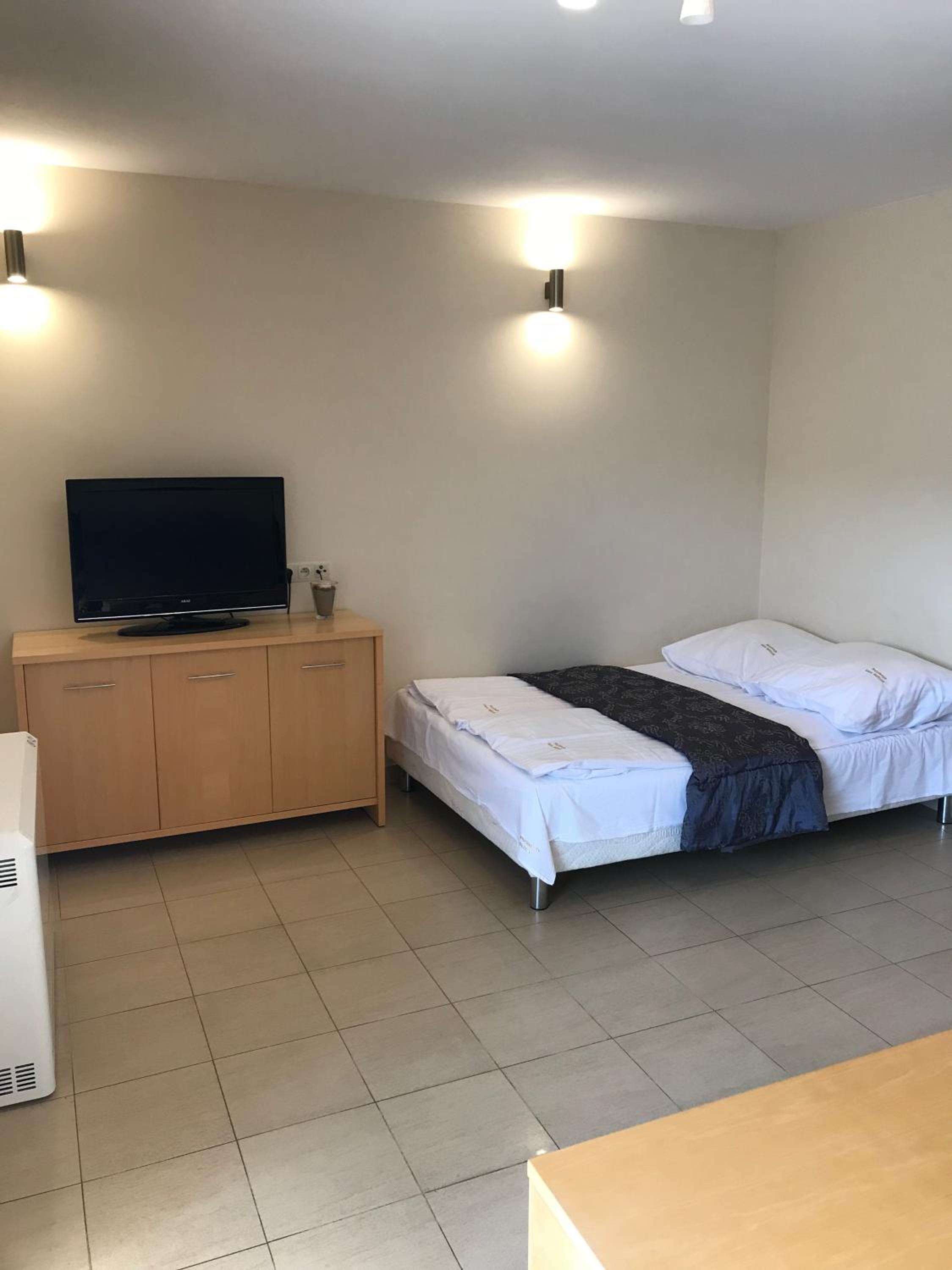 Studio Apartment photo 1