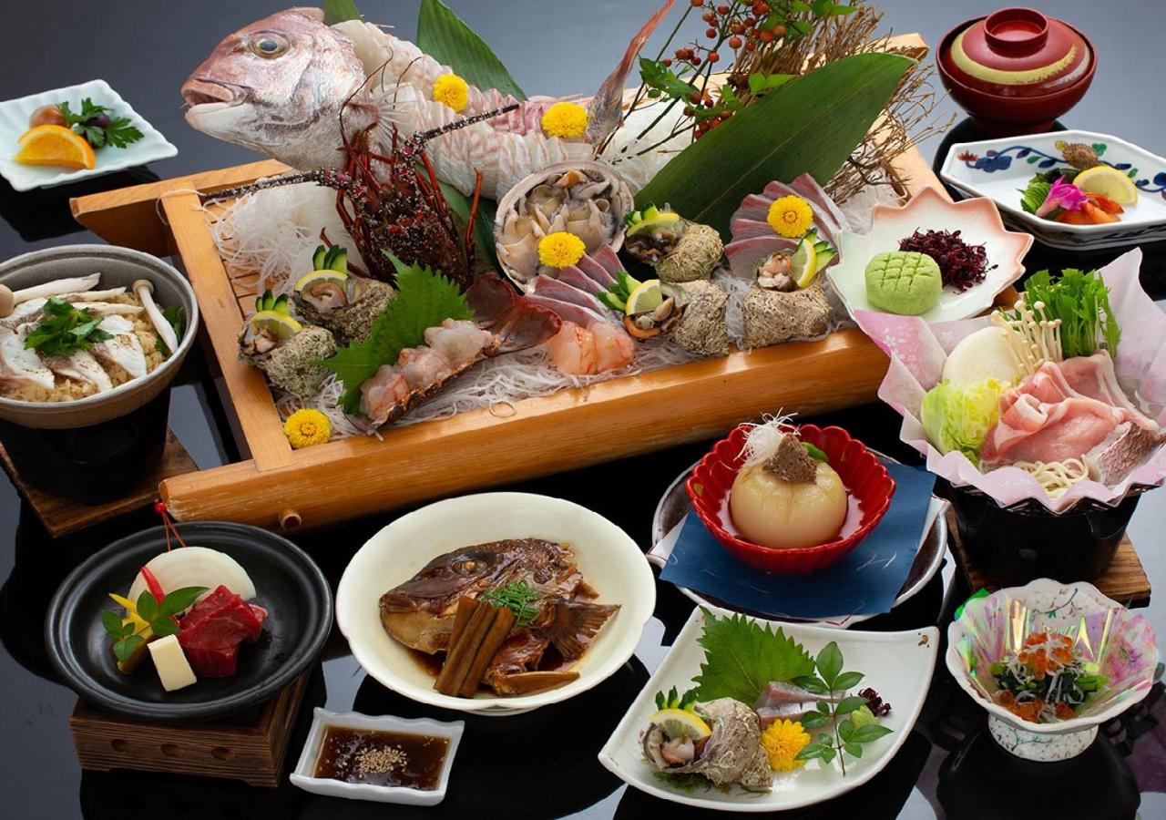 Japanese-Style Room with Seafood Kaiseki Dinner and Breakfast (Served in Private Room) - Smoking - Photo 5