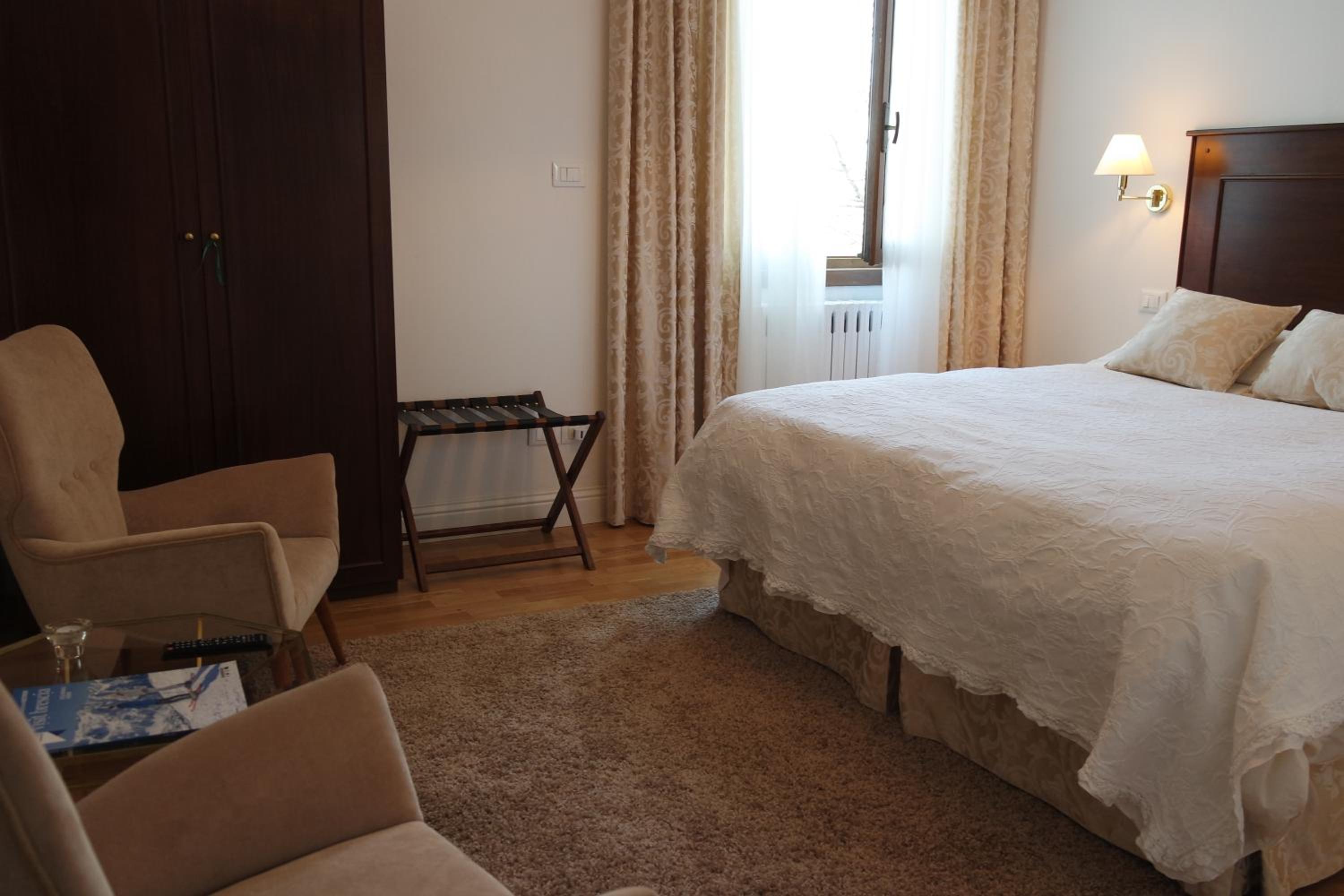 Double Room - Photo 3