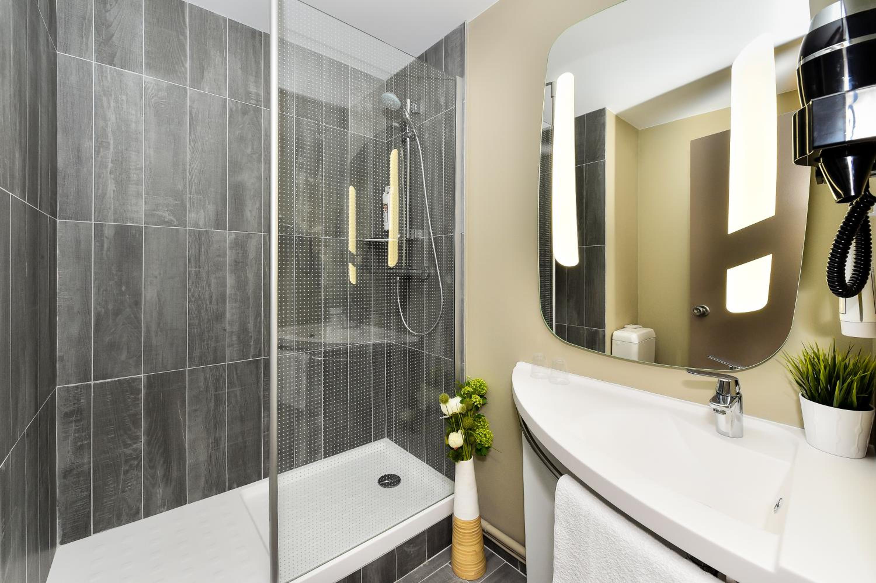 Standard Double Room - Photo 4
