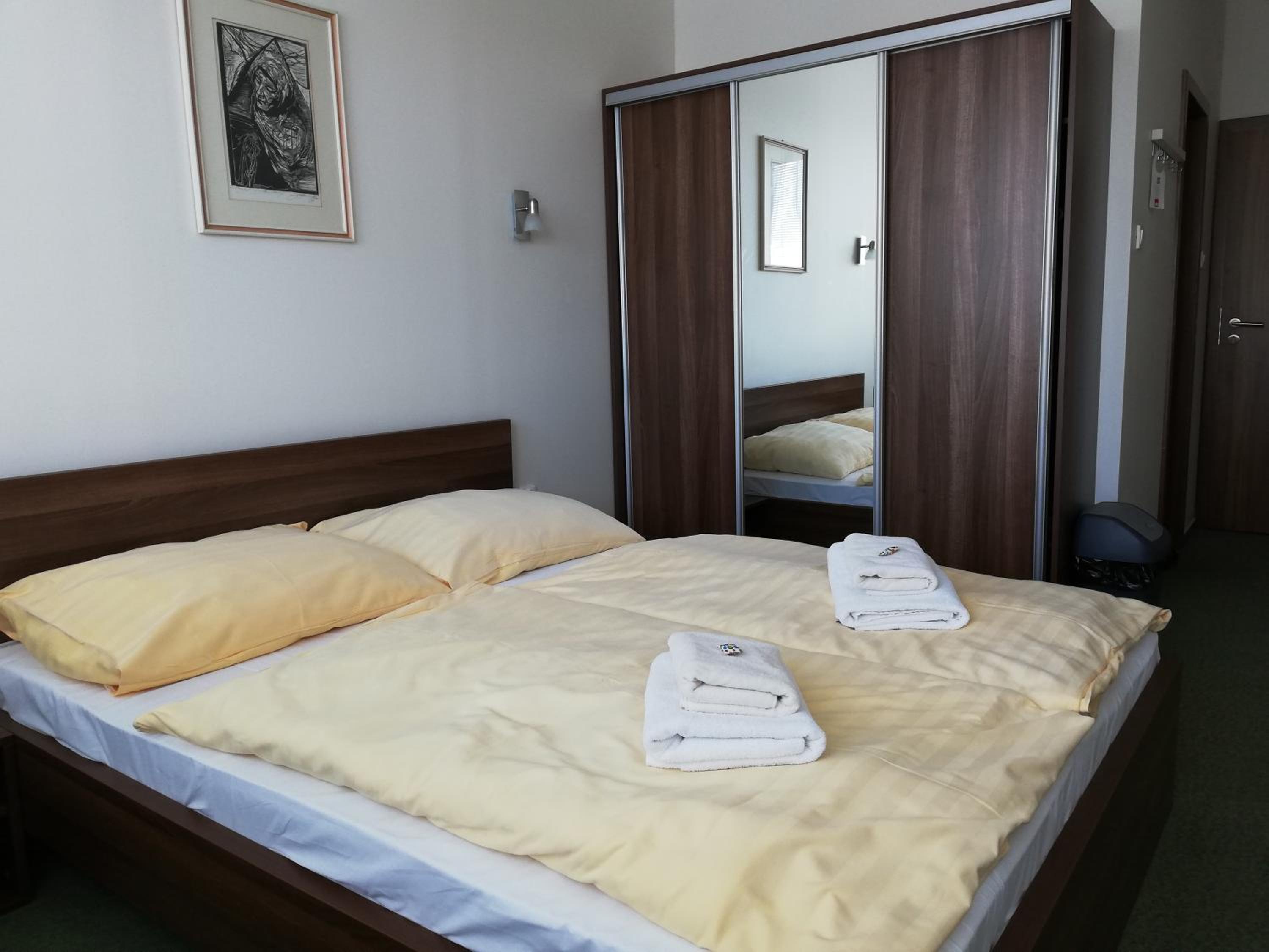 Double or Twin Room - Photo 4