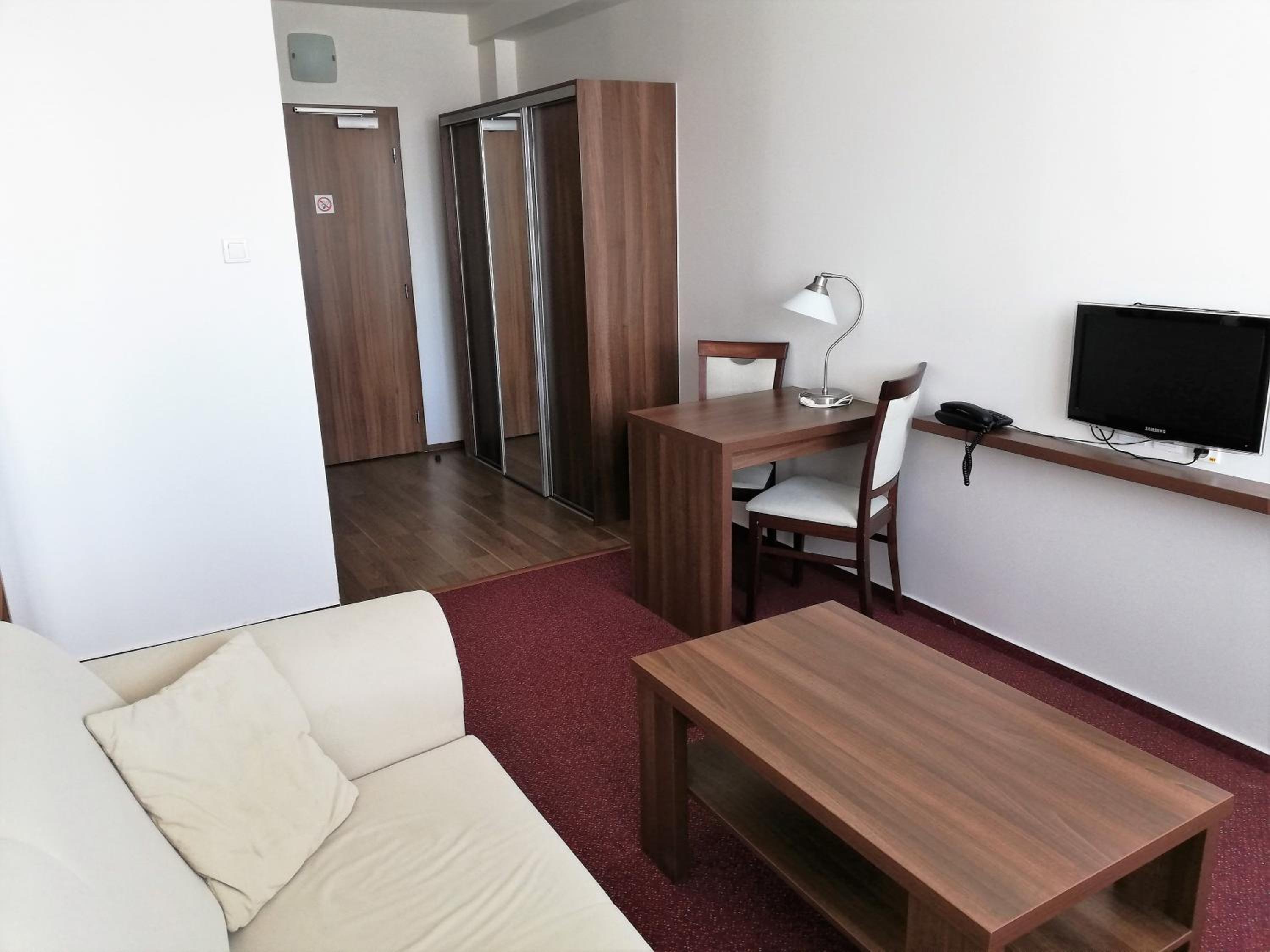 Suite - Photo 5