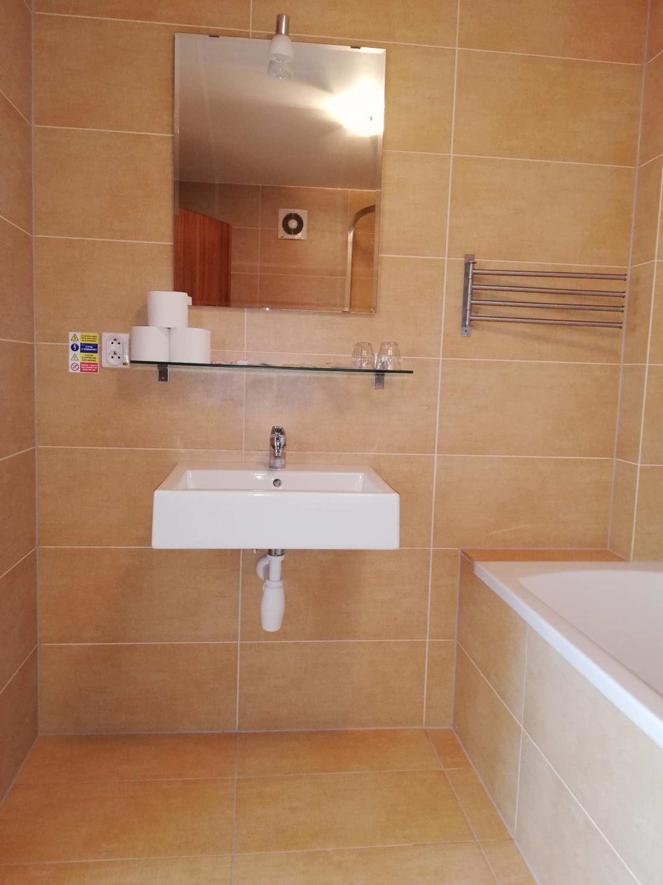 Suite - Photo 3