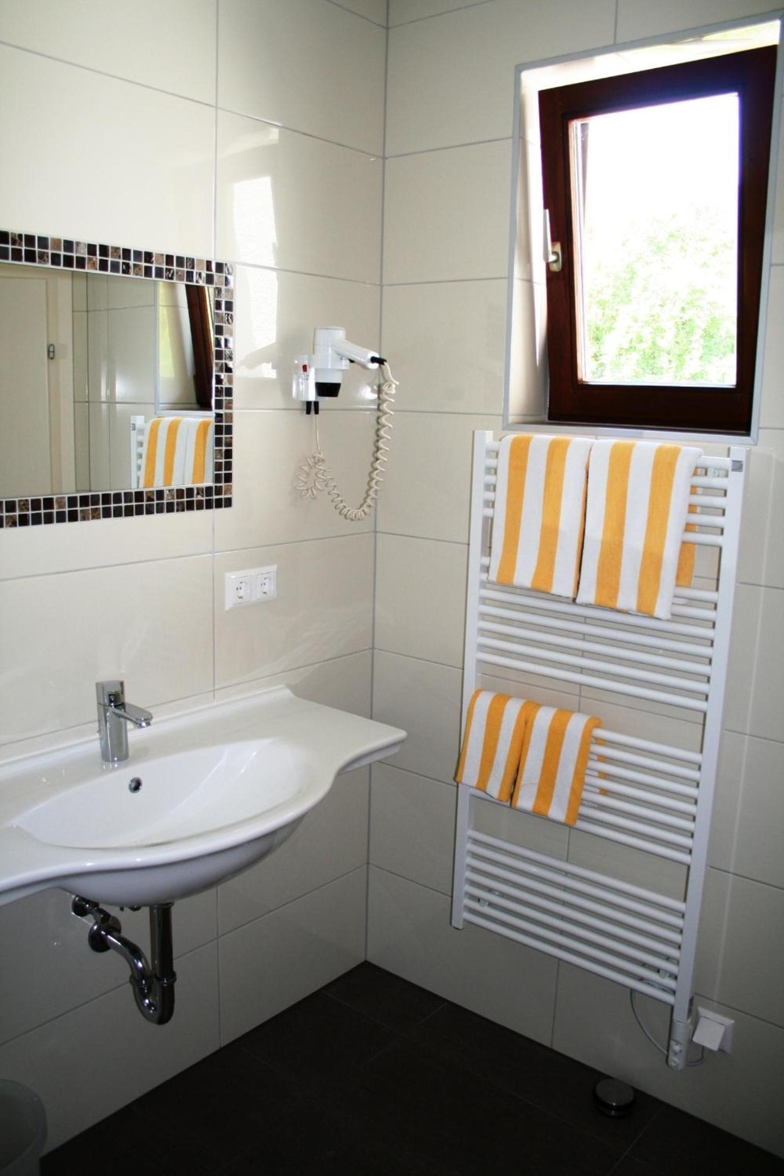 One-Bedroom Apartment with Balcony photo 3
