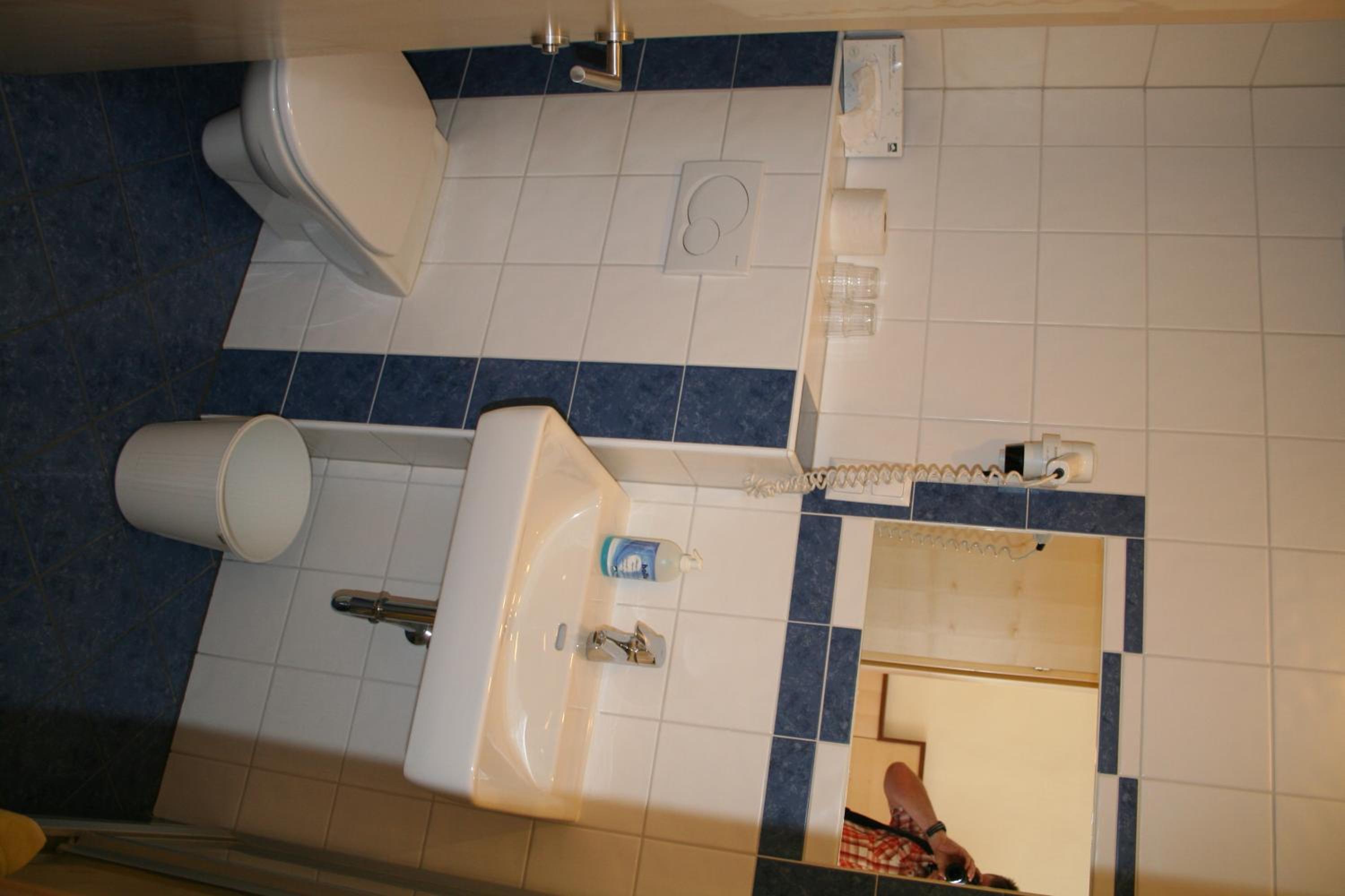 Single Room photo 3