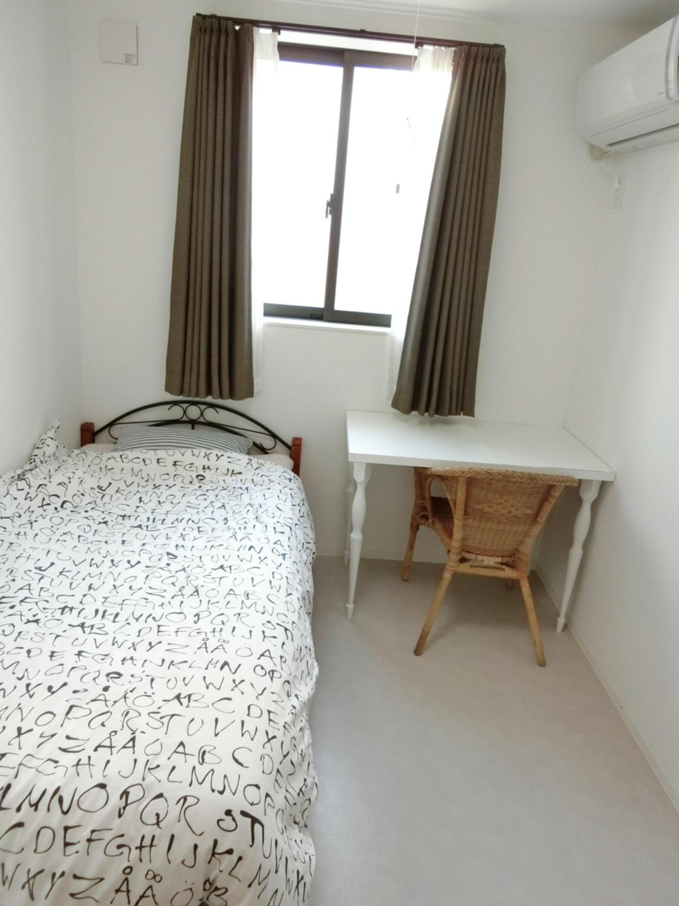Standard Single Room with Shared Bathroom - Room Only