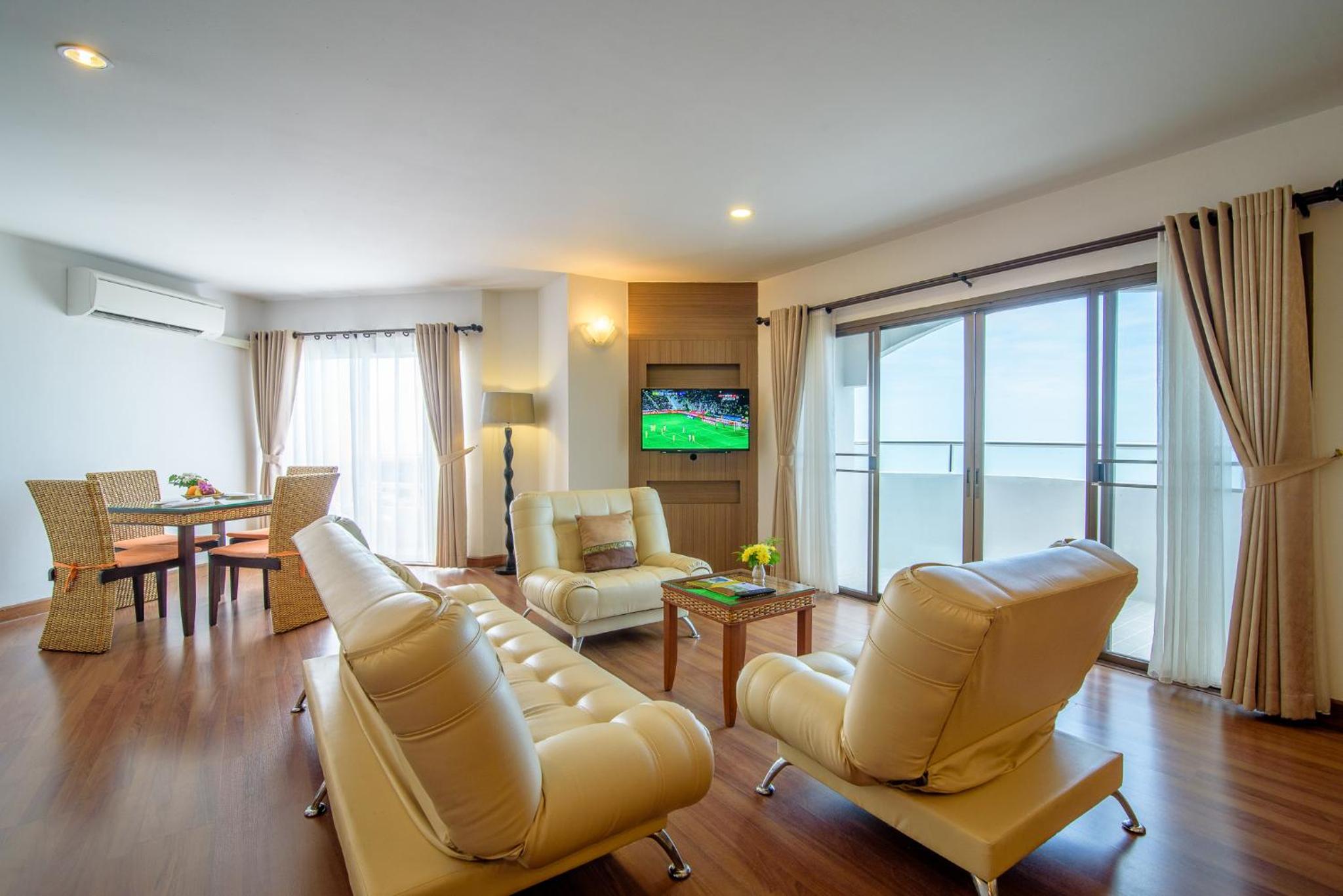 Two Bedroom Suite with Sea View - Photo 1