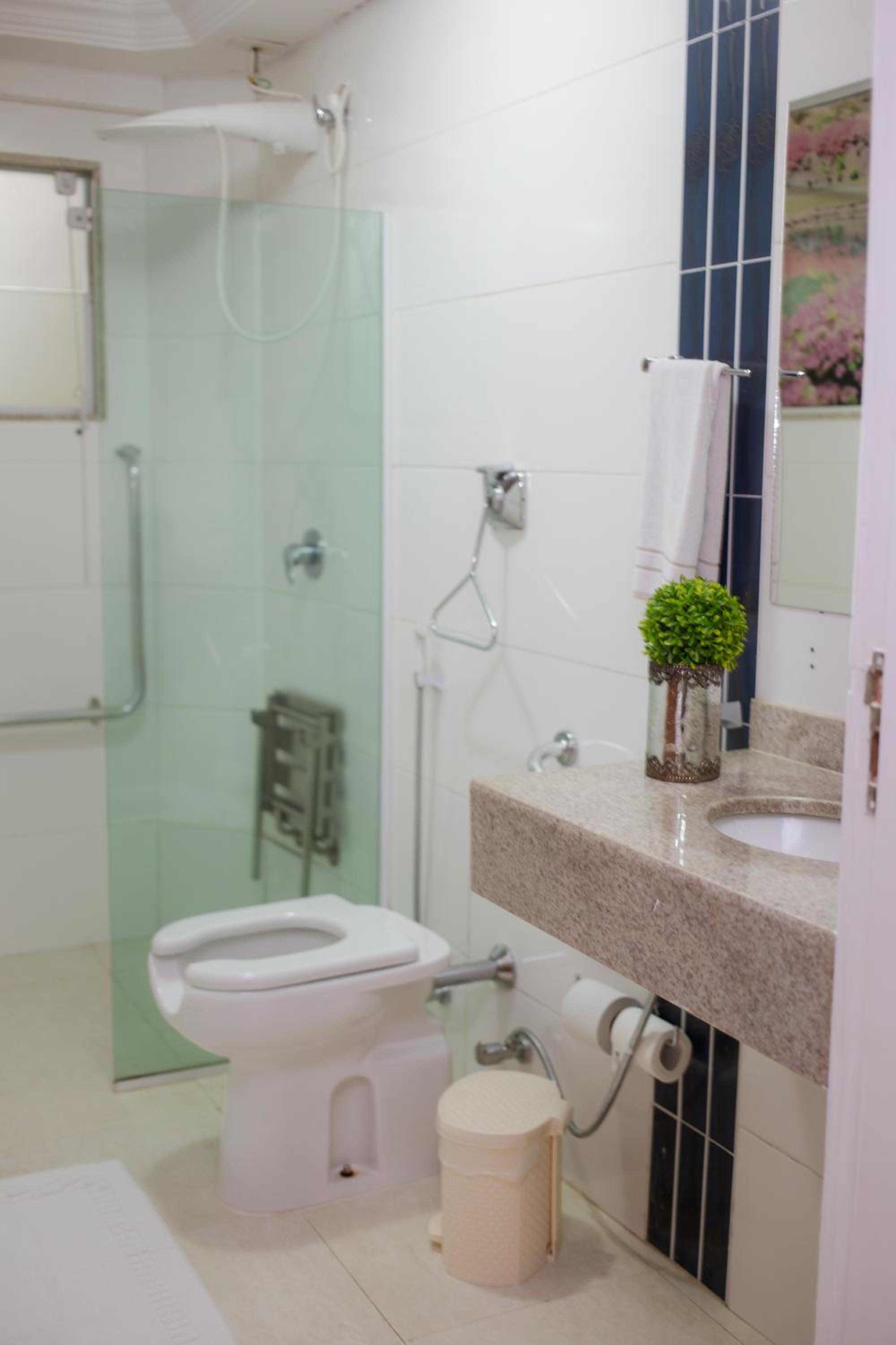 Single Room - Disability Access photo 3