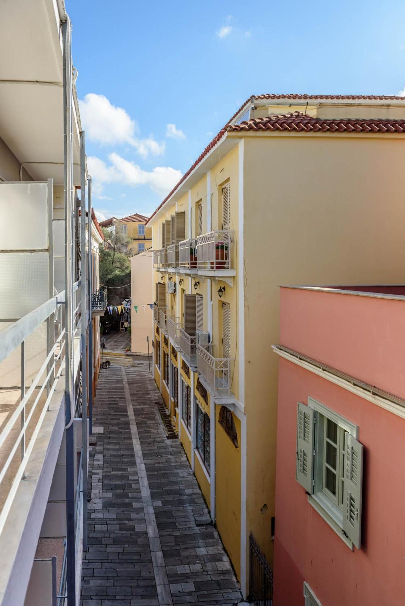 Standard Double or Twin Room with City View - Photo 14
