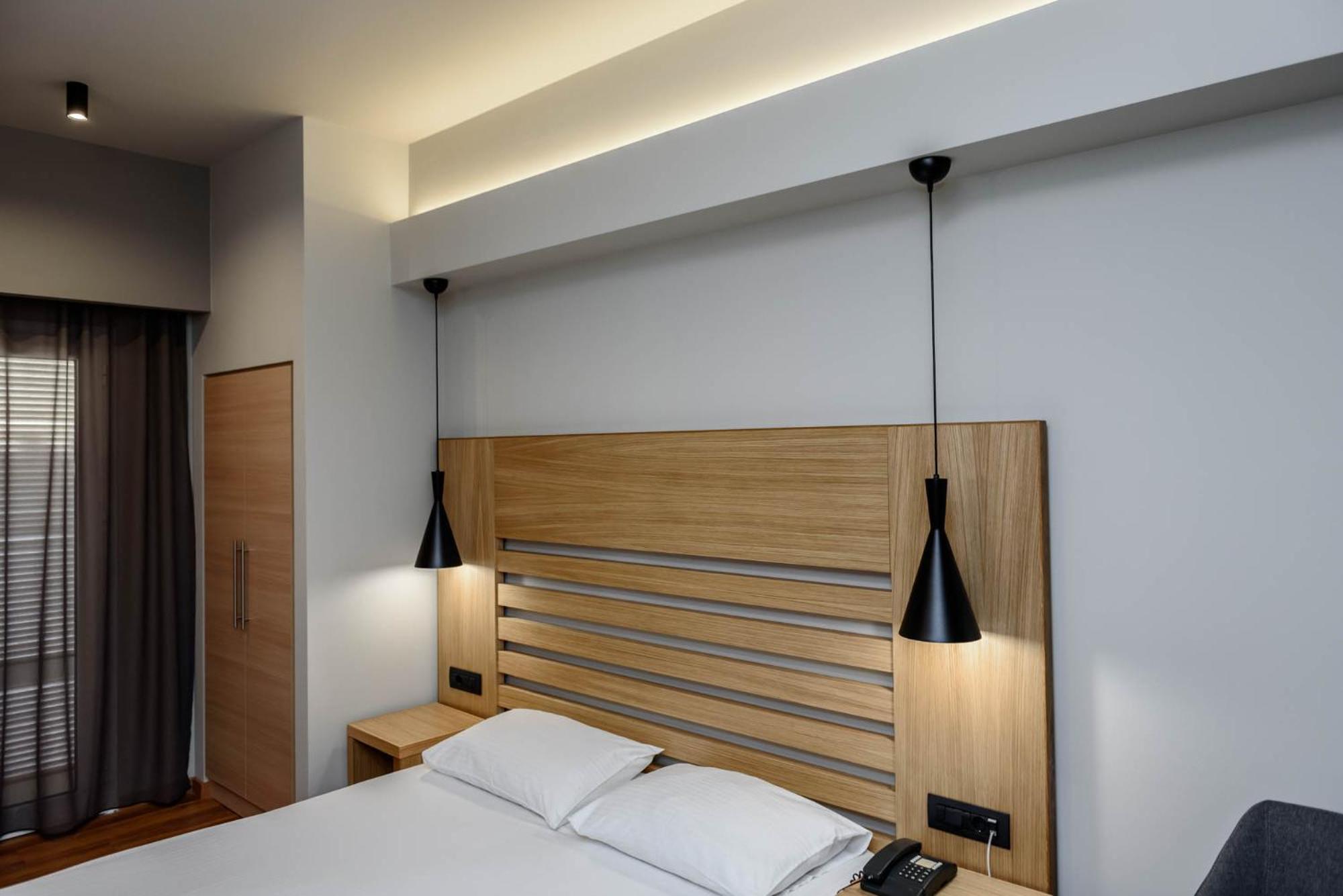 Standard Double or Twin Room with City View - Photo 12