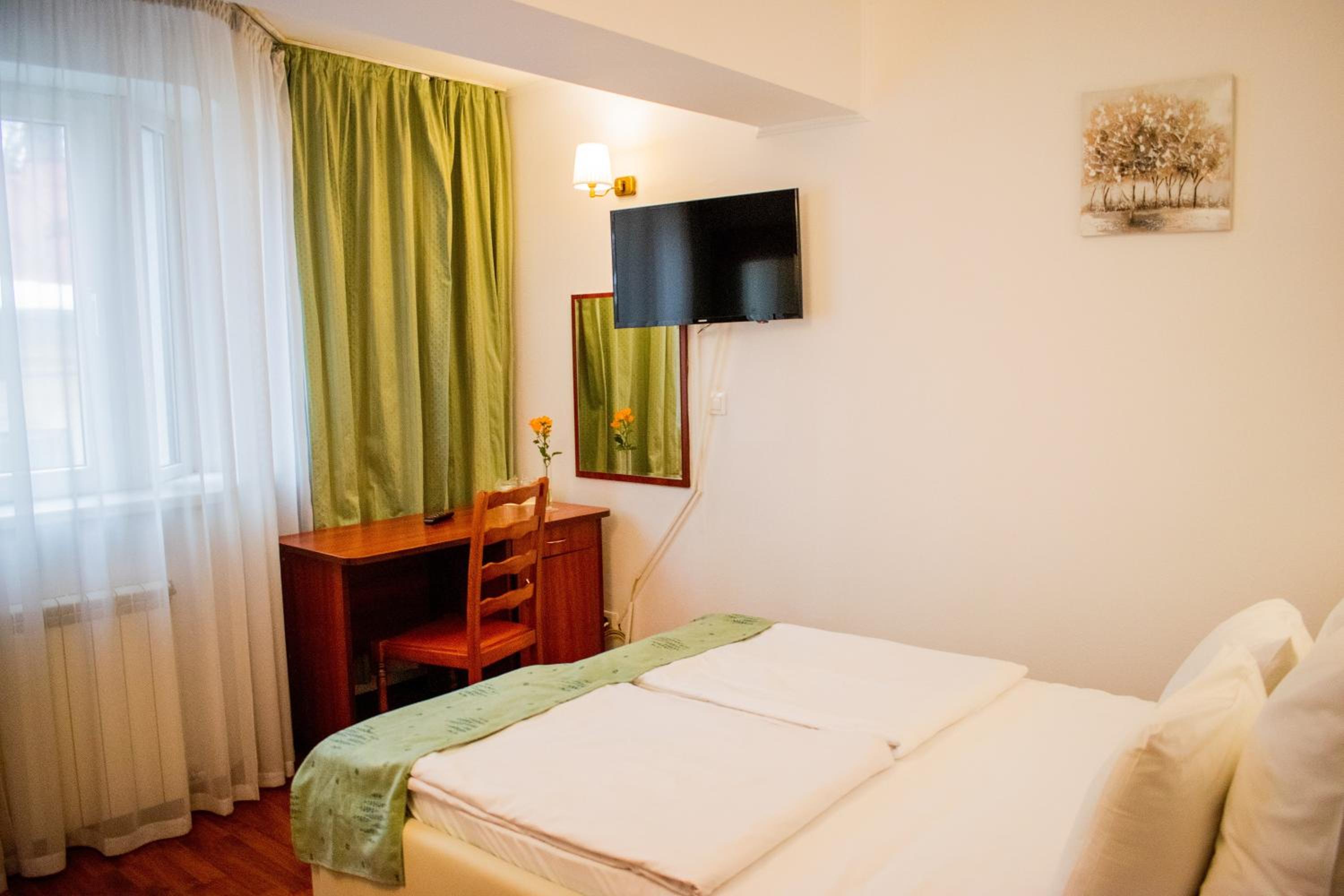 Economy Double Room - Photo 3