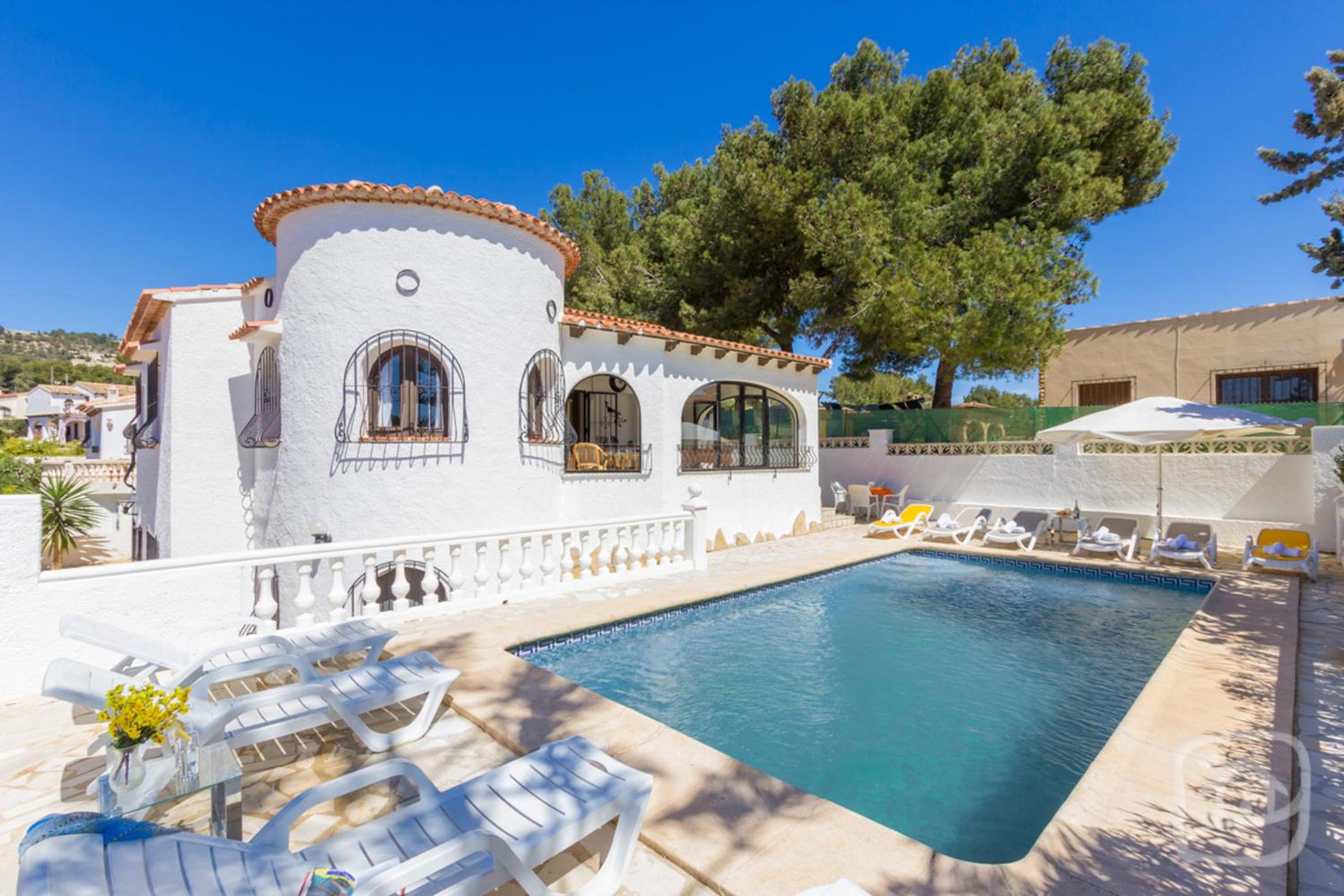 Villa photo 2