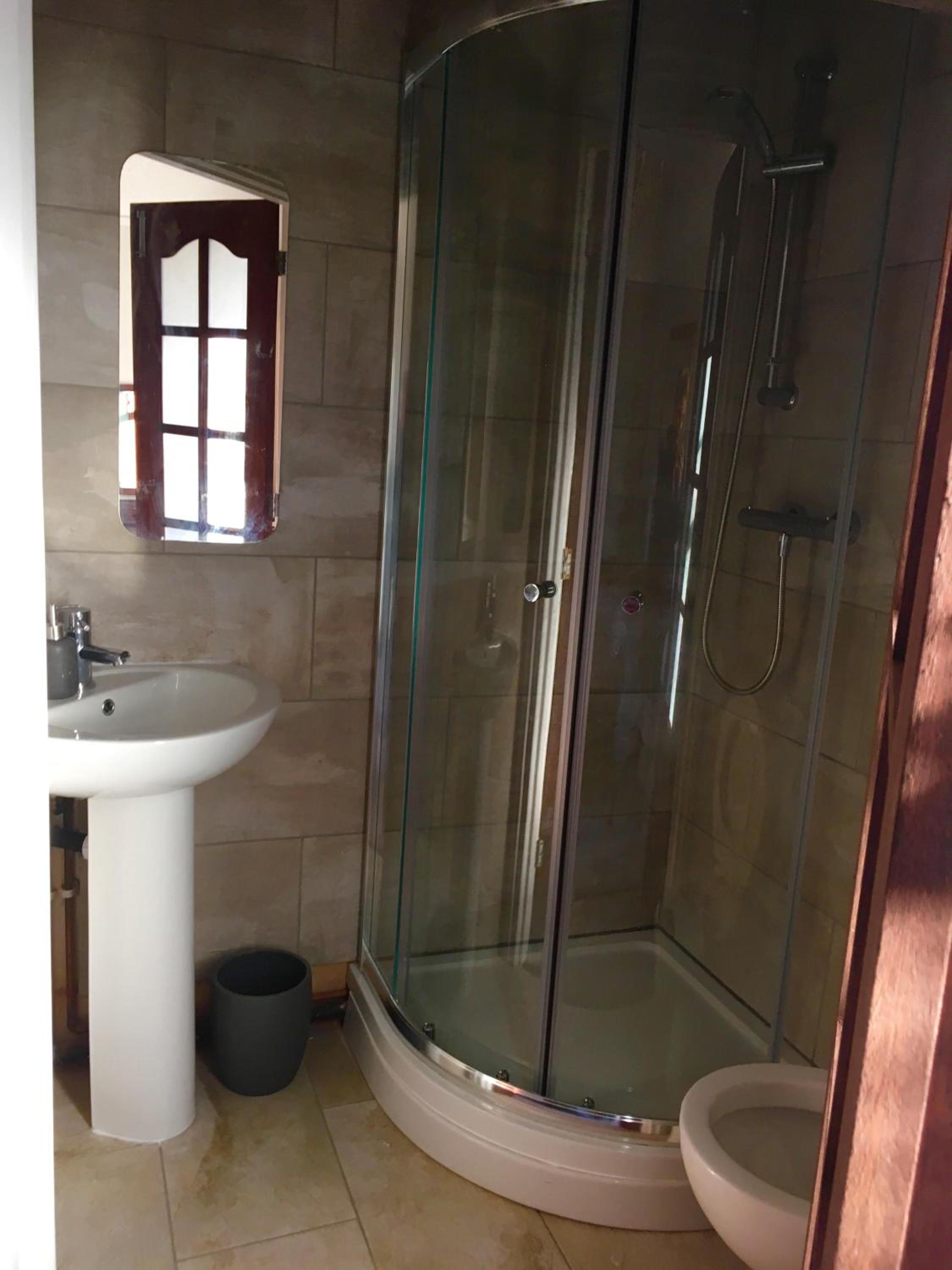 Standard Double Room - Photo 4