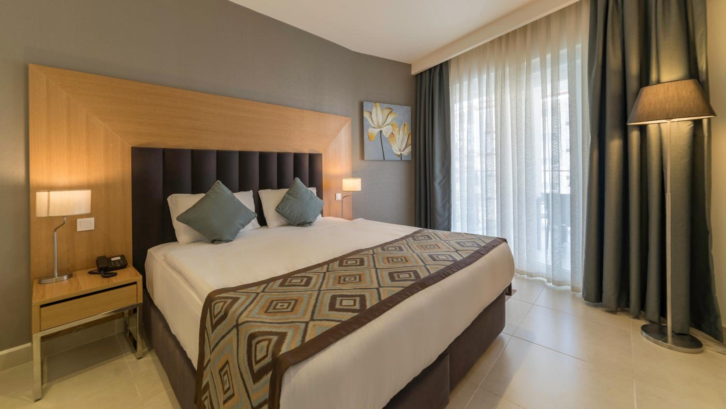 1 King 1 Twin Beds Suite