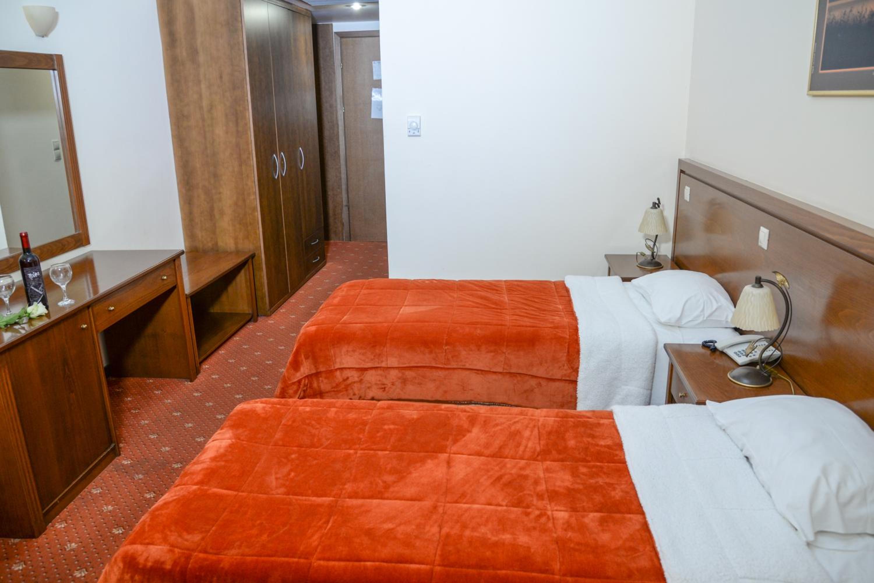 Double or Twin Room - Photo 8