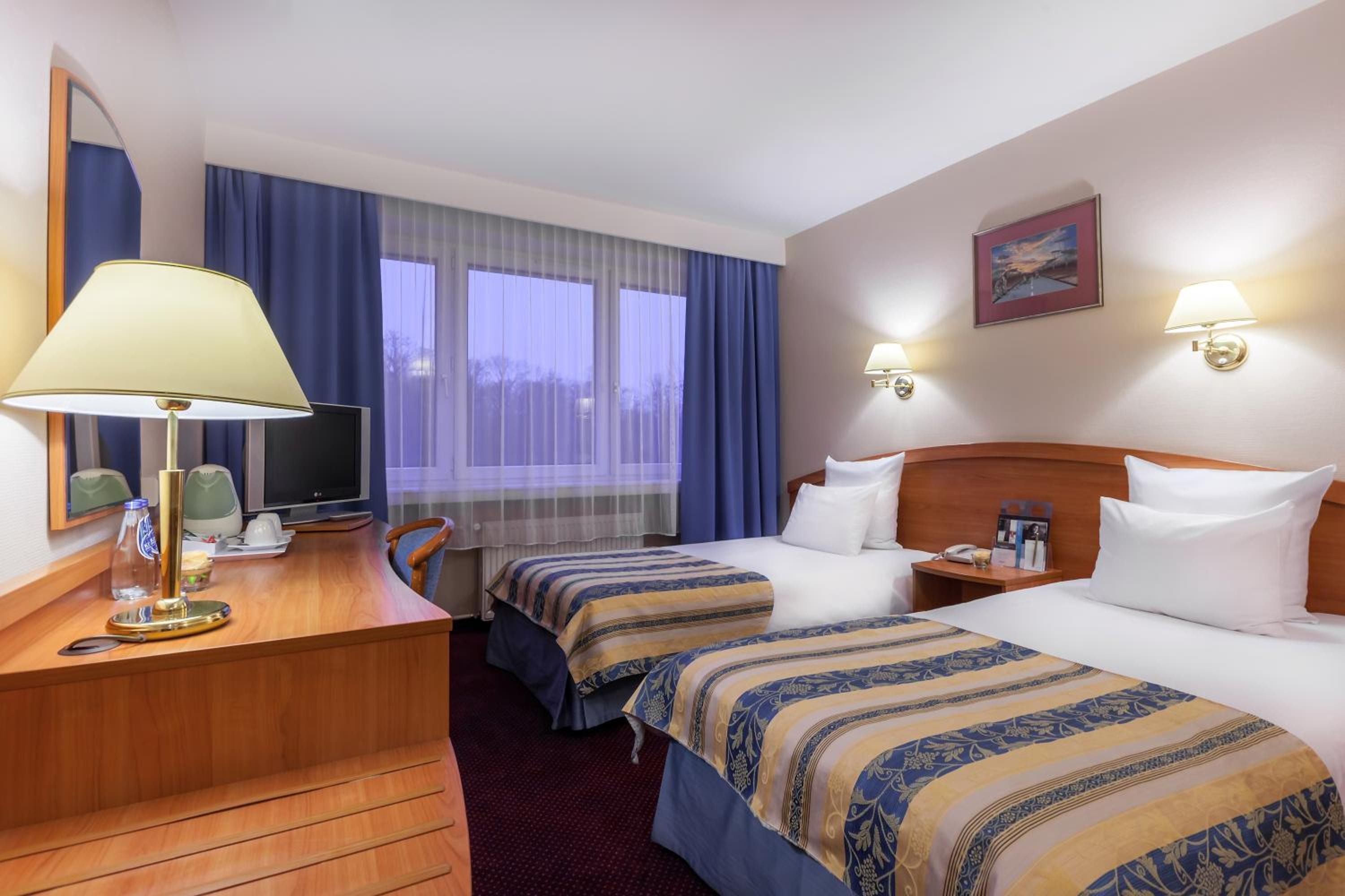 Twin Room - Photo 7