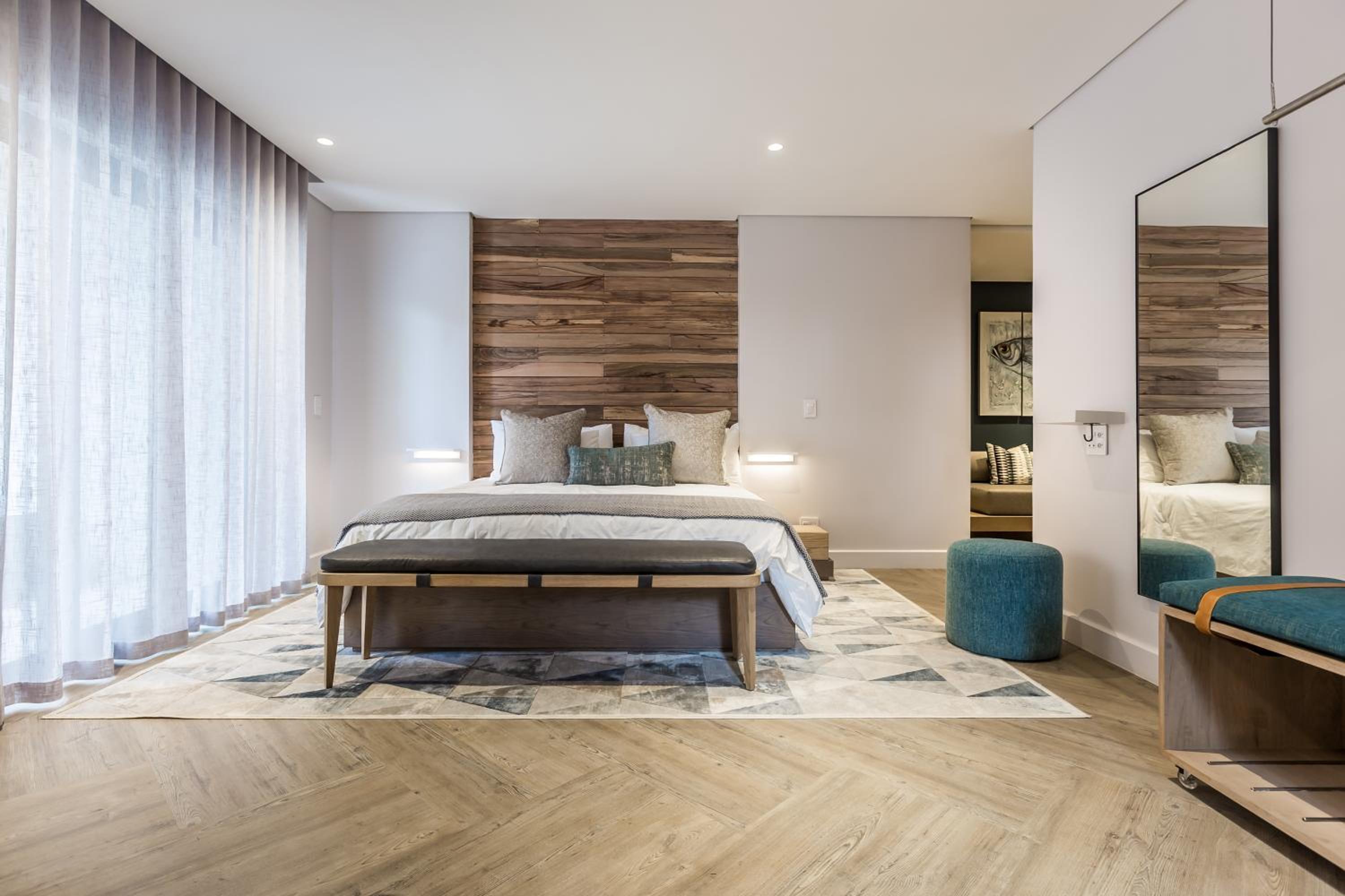Deluxe King Suite - Photo 17